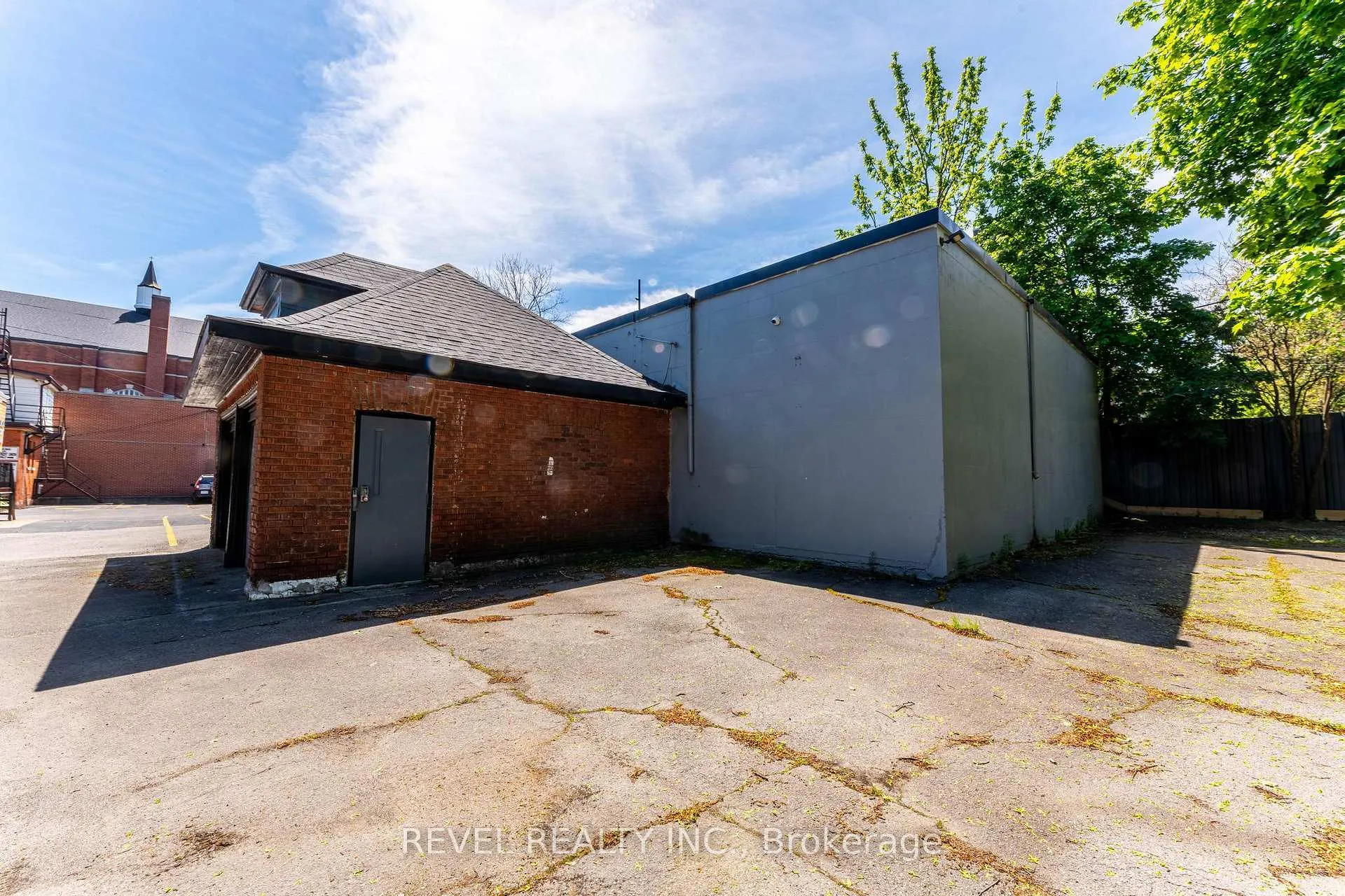 Photo 45 of 822 Main Street E, Hamilton, Blakeley — HOMEH