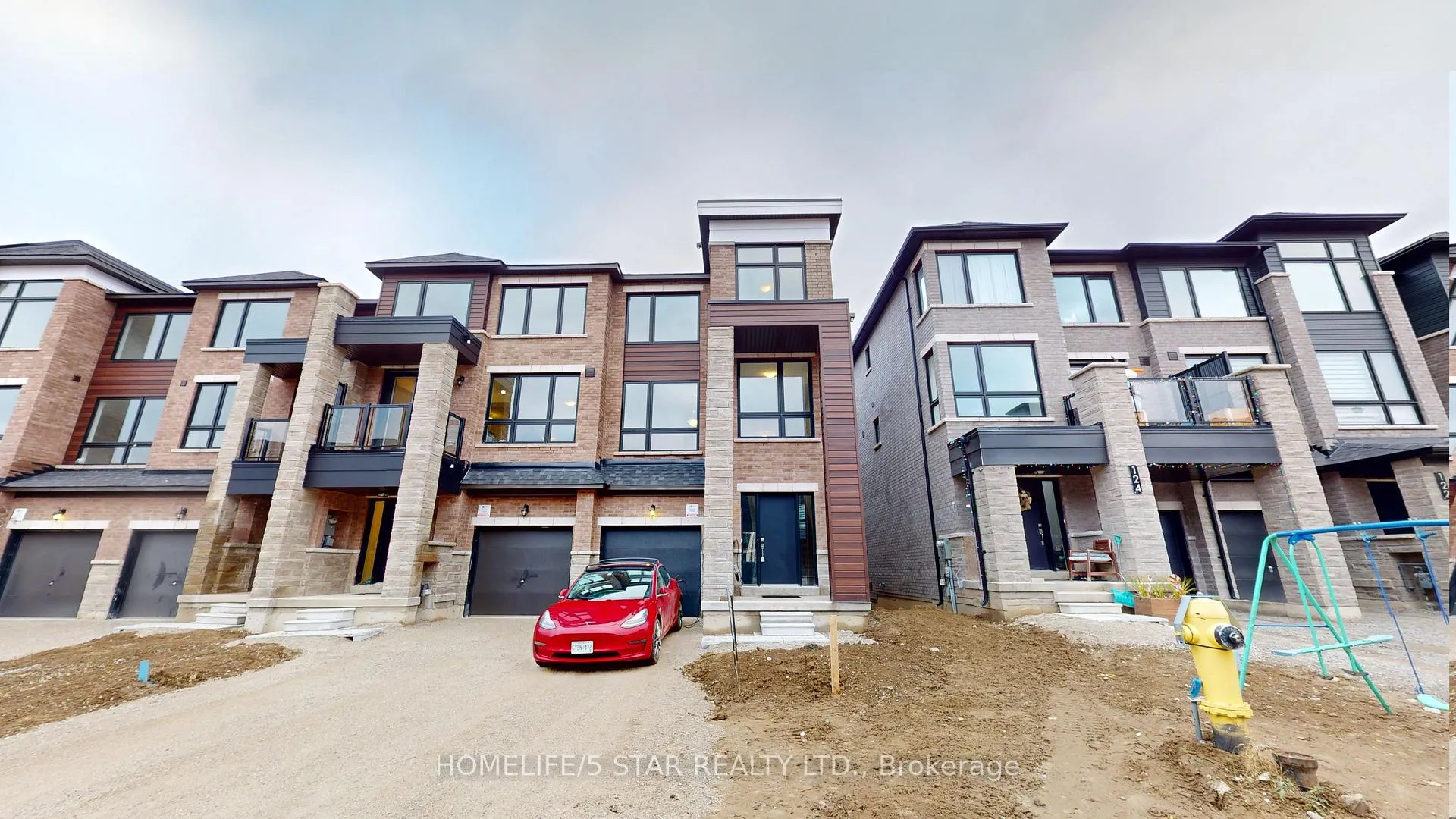 Photo 1 of 126 Blue Forest Crescent, Barrie, Innis-Shore — HOMEH