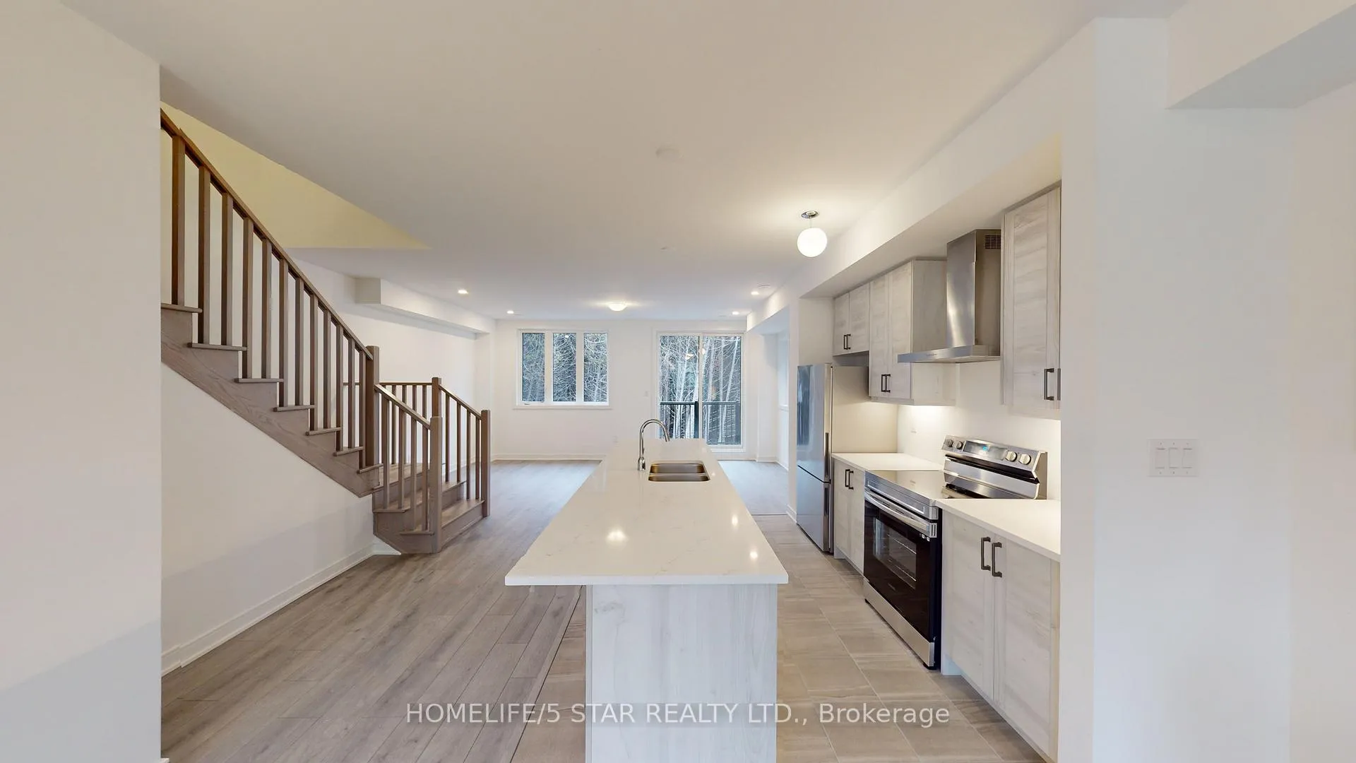 Photo 6 of 126 Blue Forest Crescent, Barrie, Innis-Shore — HOMEH