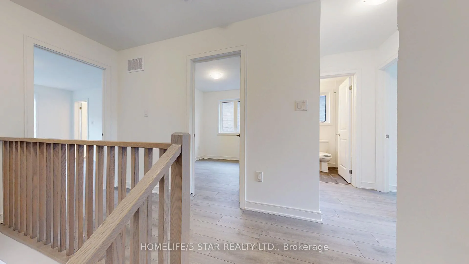 Photo 18 of 126 Blue Forest Crescent, Barrie, Innis-Shore — HOMEH