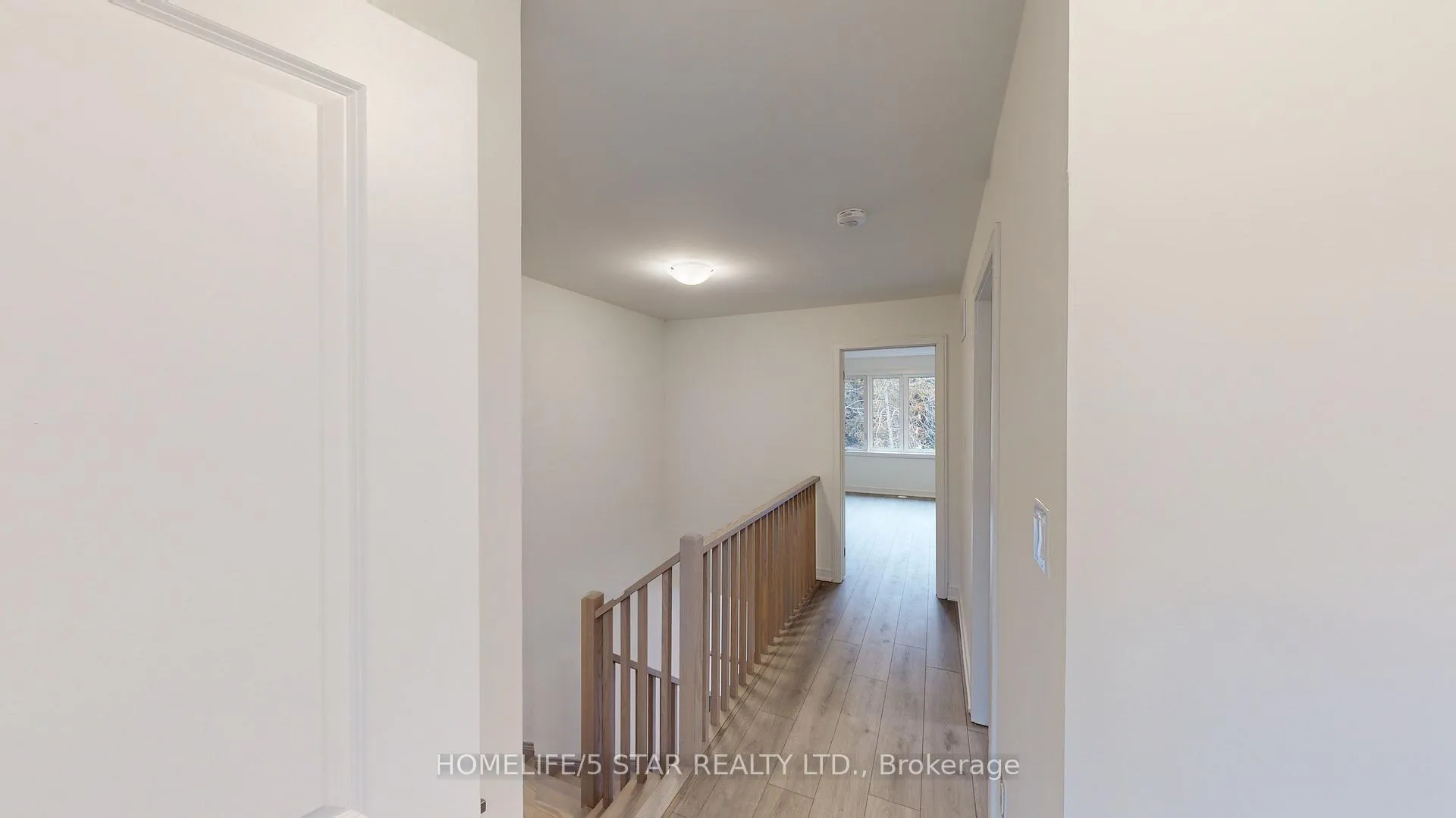Photo 19 of 126 Blue Forest Crescent, Barrie, Innis-Shore — HOMEH