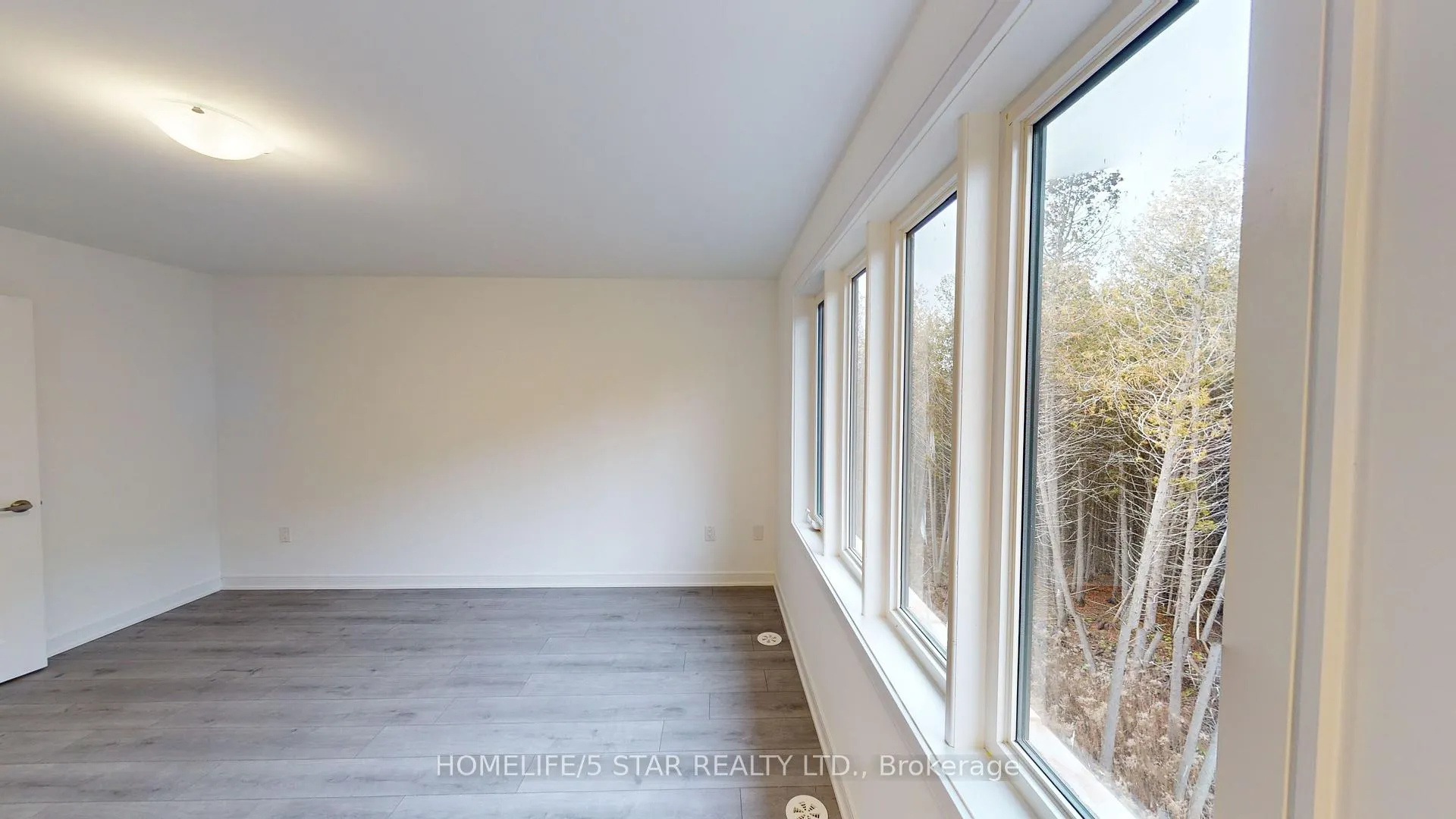 Photo 22 of 126 Blue Forest Crescent, Barrie, Innis-Shore — HOMEH