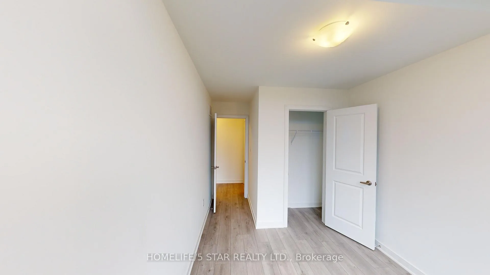 Photo 26 of 126 Blue Forest Crescent, Barrie, Innis-Shore — HOMEH