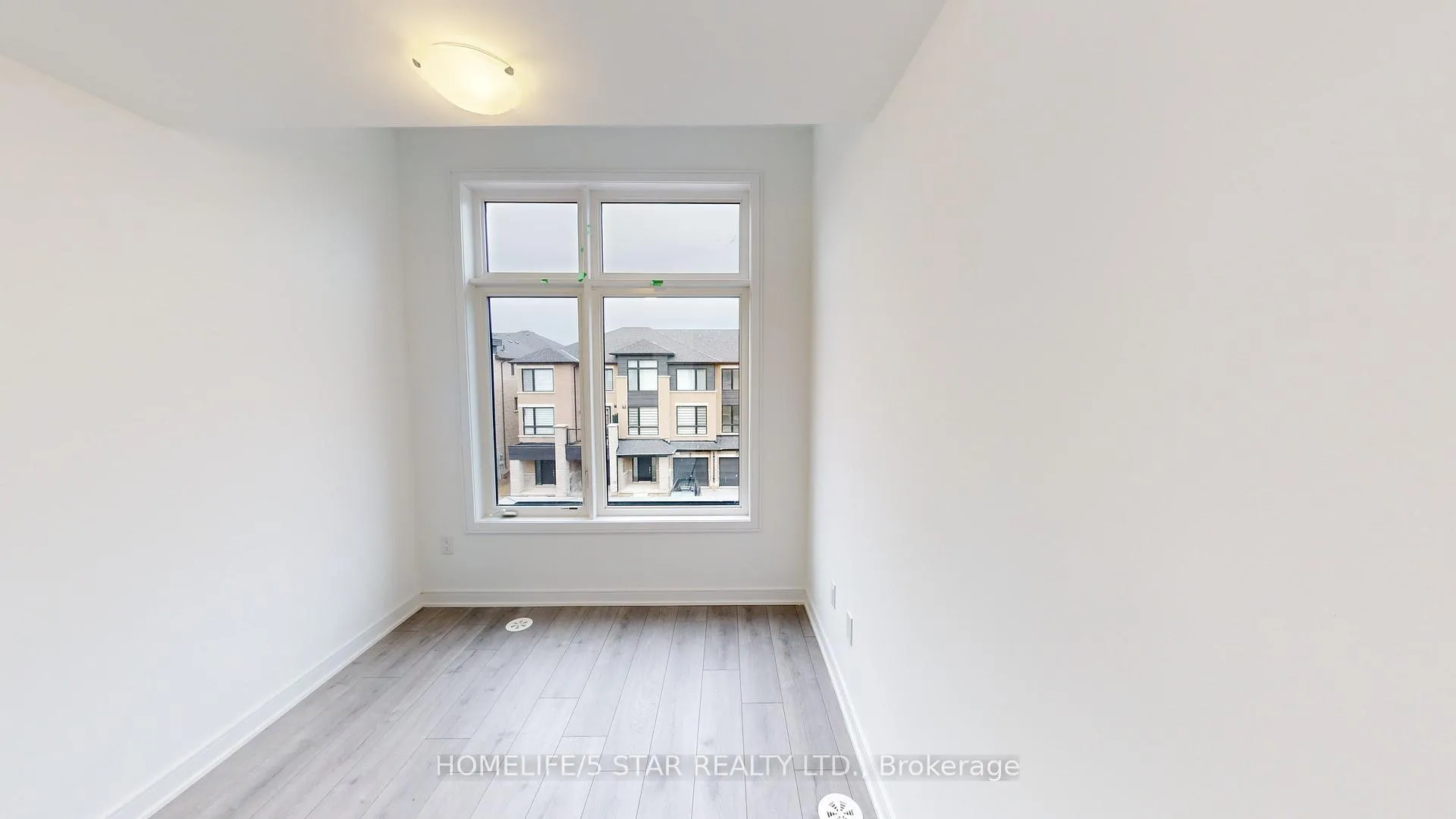 Photo 28 of 126 Blue Forest Crescent, Barrie, Innis-Shore — HOMEH