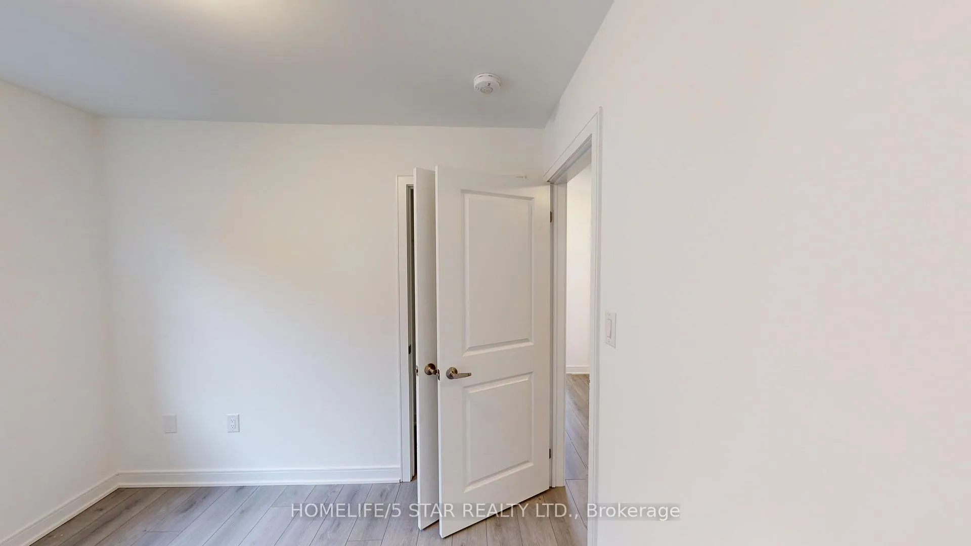 Photo 31 of 126 Blue Forest Crescent, Barrie, Innis-Shore — HOMEH