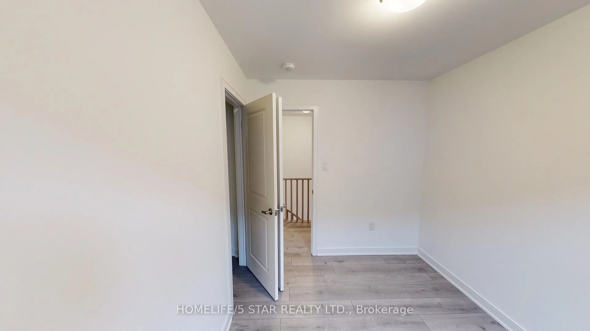 Photo 33 of 126 Blue Forest Crescent, Barrie, Innis-Shore — HOMEH