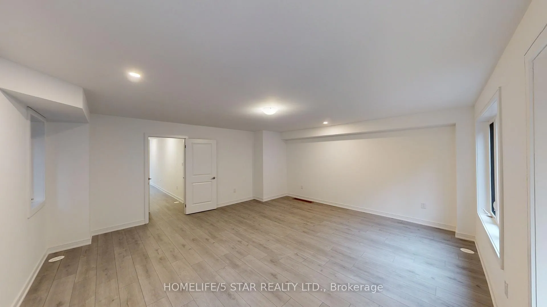 Photo 40 of 126 Blue Forest Crescent, Barrie, Innis-Shore — HOMEH