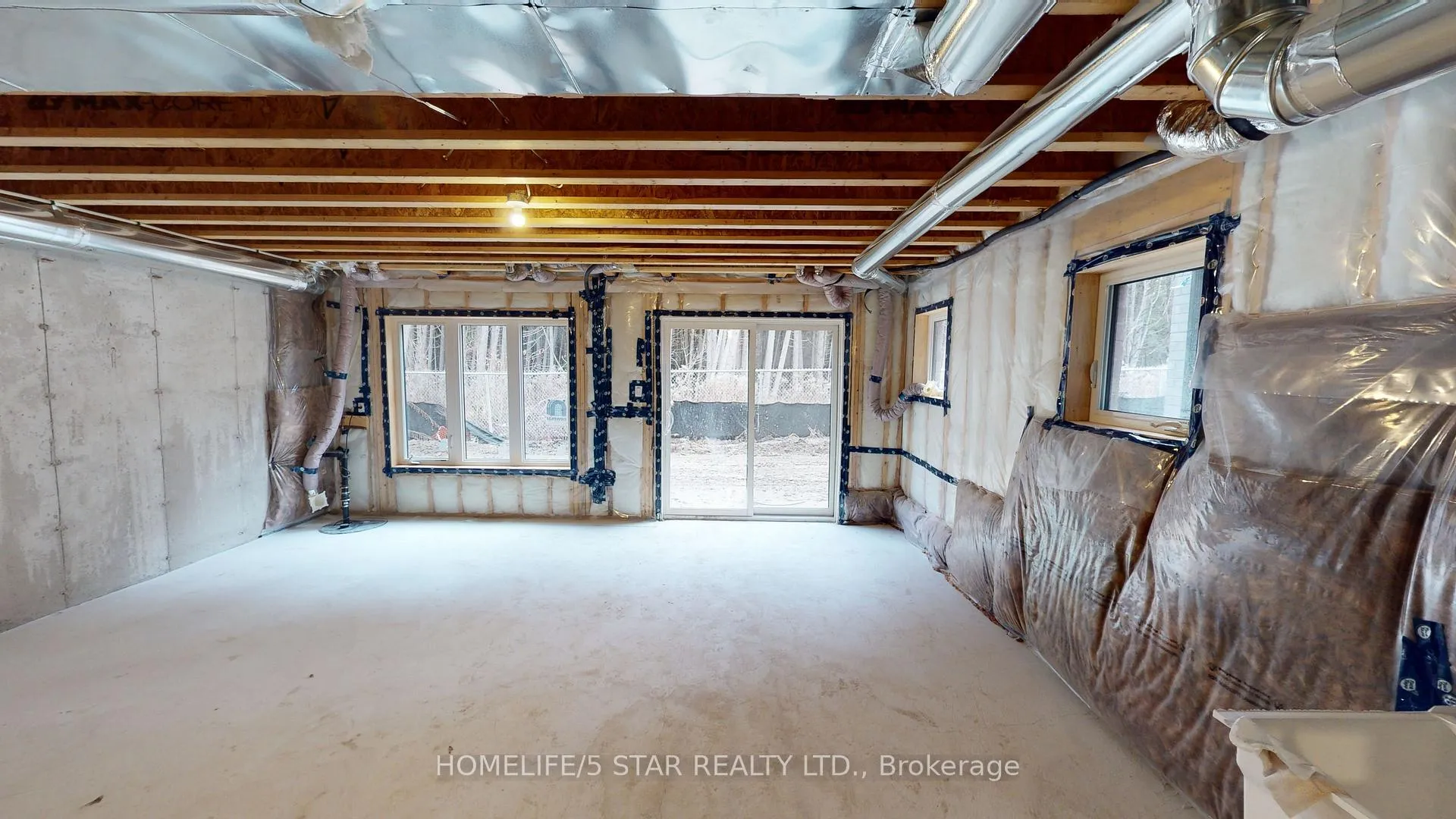Photo 41 of 126 Blue Forest Crescent, Barrie, Innis-Shore — HOMEH