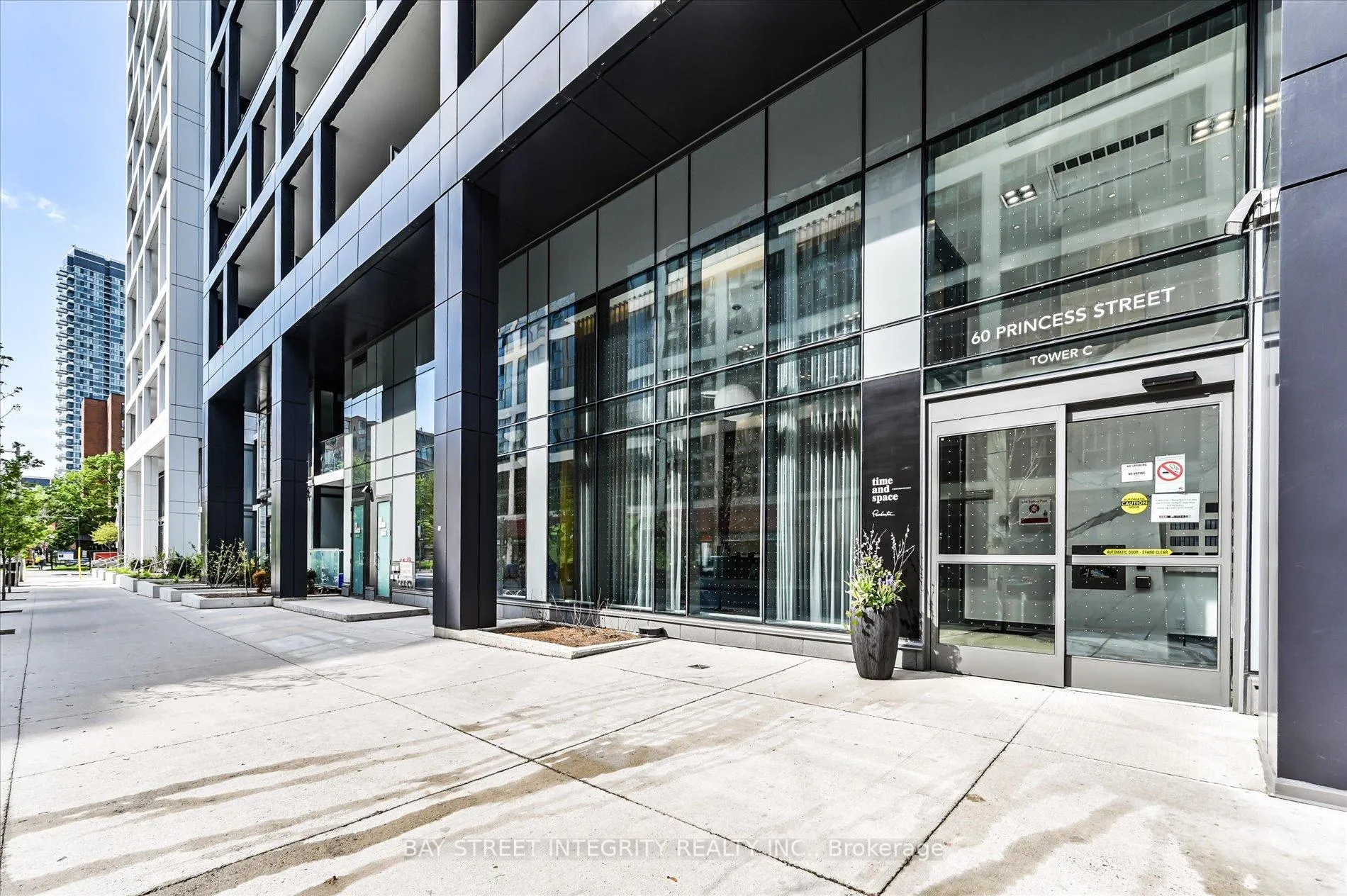 Photo 3 of Unit 516, 60 Princess Street, Toronto, Waterfront Communities — HOMEH