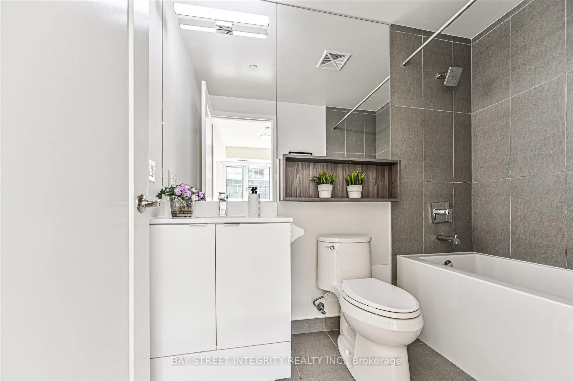 Photo 15 of Unit 516, 60 Princess Street, Toronto, Waterfront Communities — HOMEH