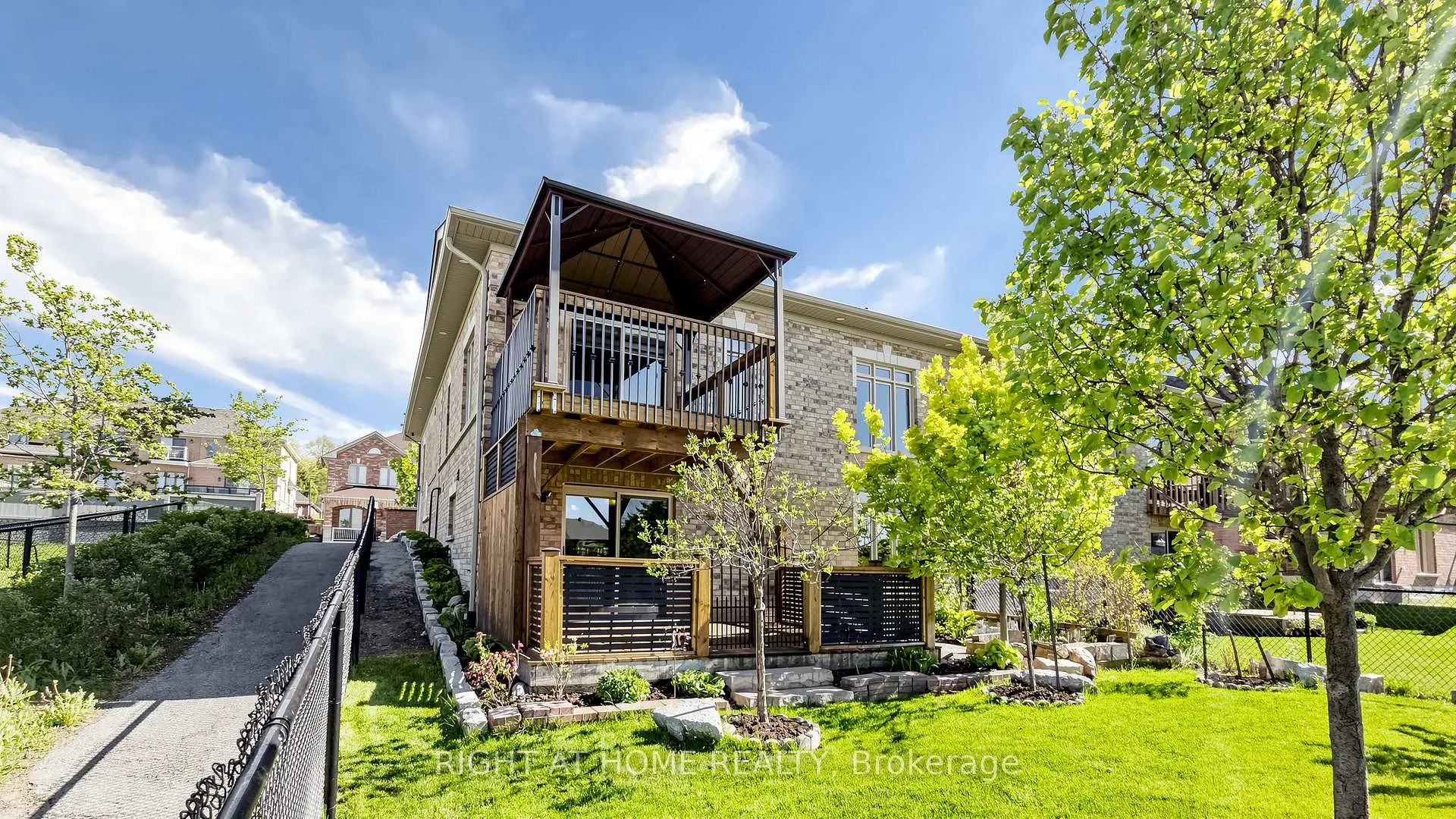 Photo 44 of 126 Kingsmere Crescent, New Tecumseth, Alliston — HOMEH