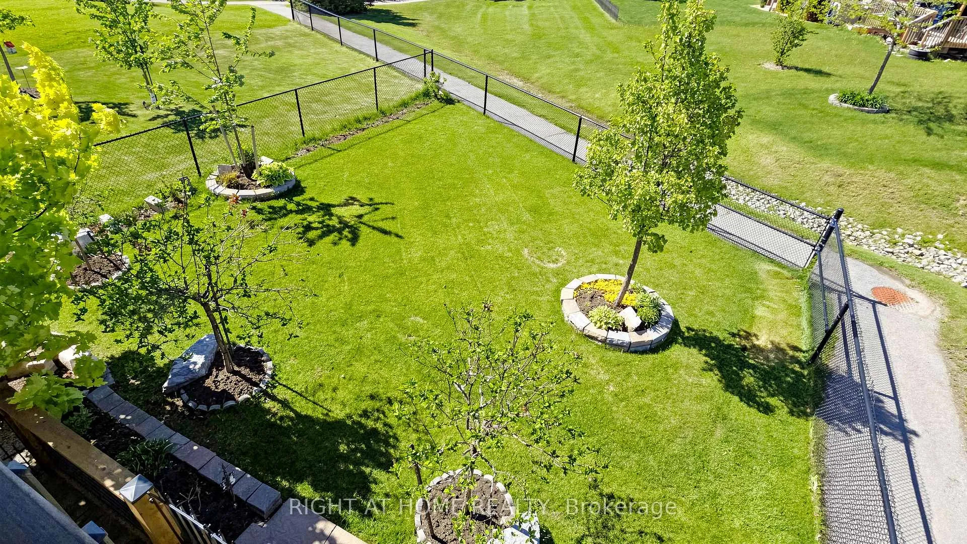 Photo 45 of 126 Kingsmere Crescent, New Tecumseth, Alliston — HOMEH