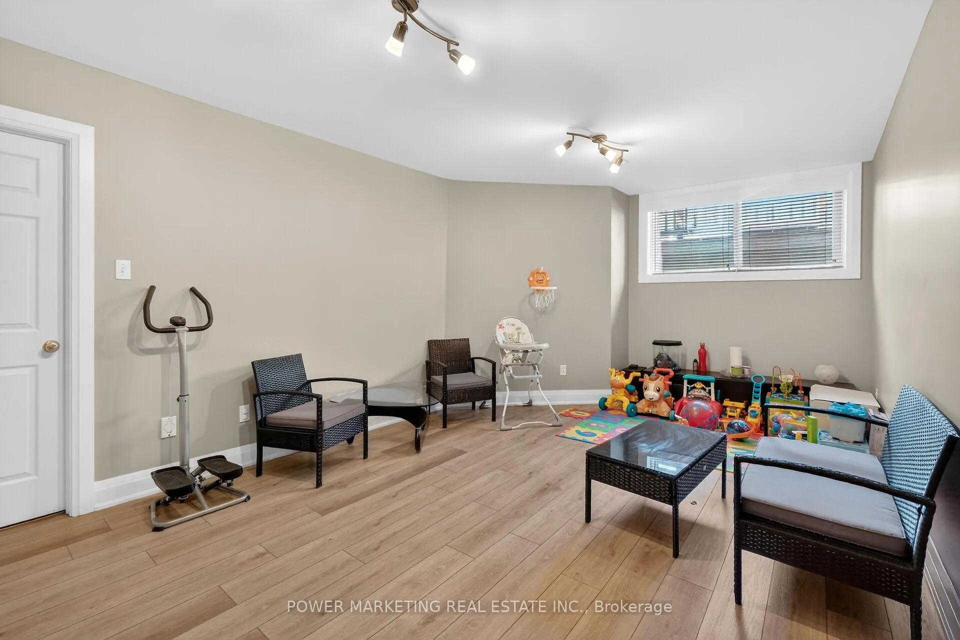 Photo 35 of 551 Louis Toscano Drive, Ottawa, Avalon East — HOMEH