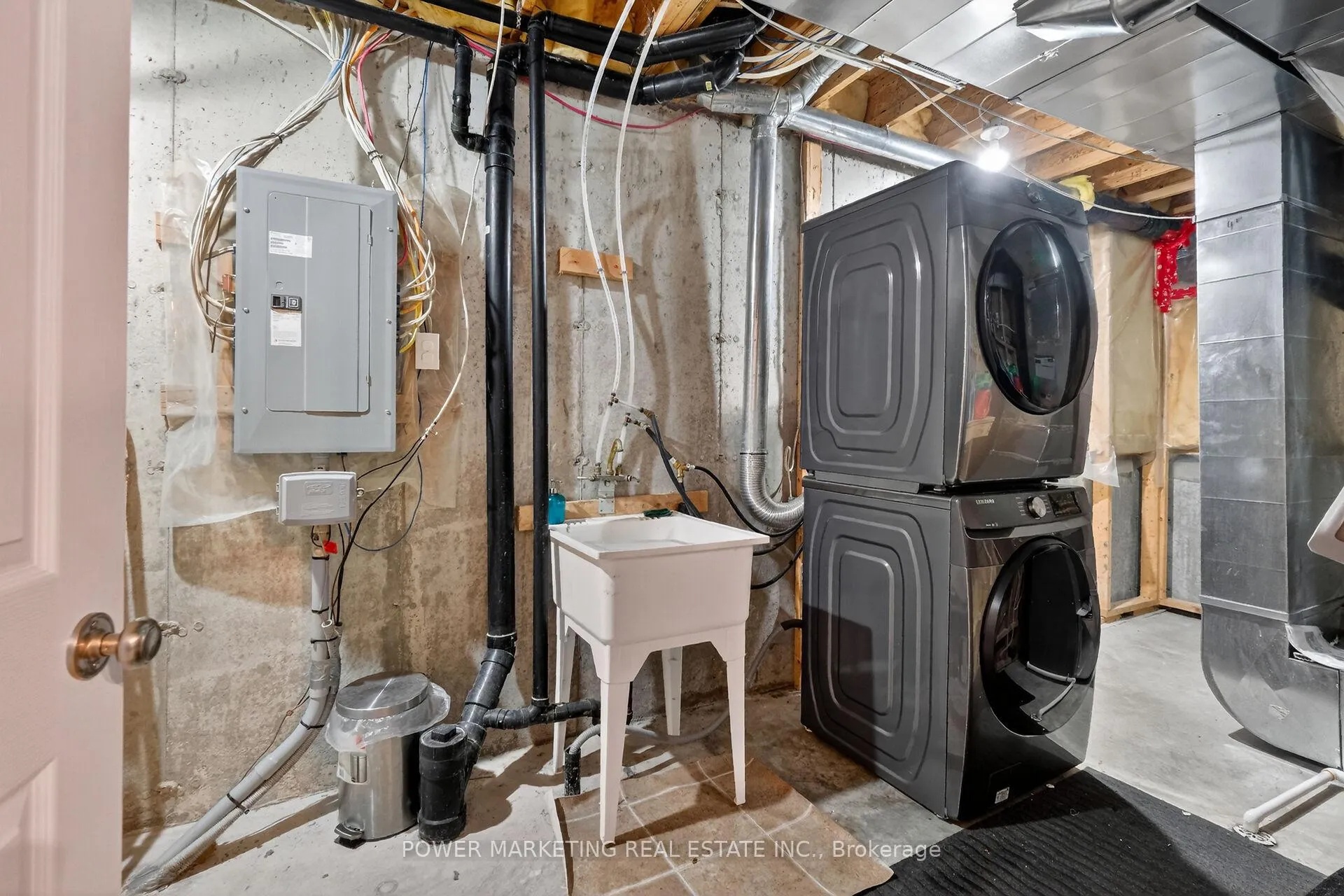Photo 37 of 551 Louis Toscano Drive, Ottawa, Avalon East — HOMEH