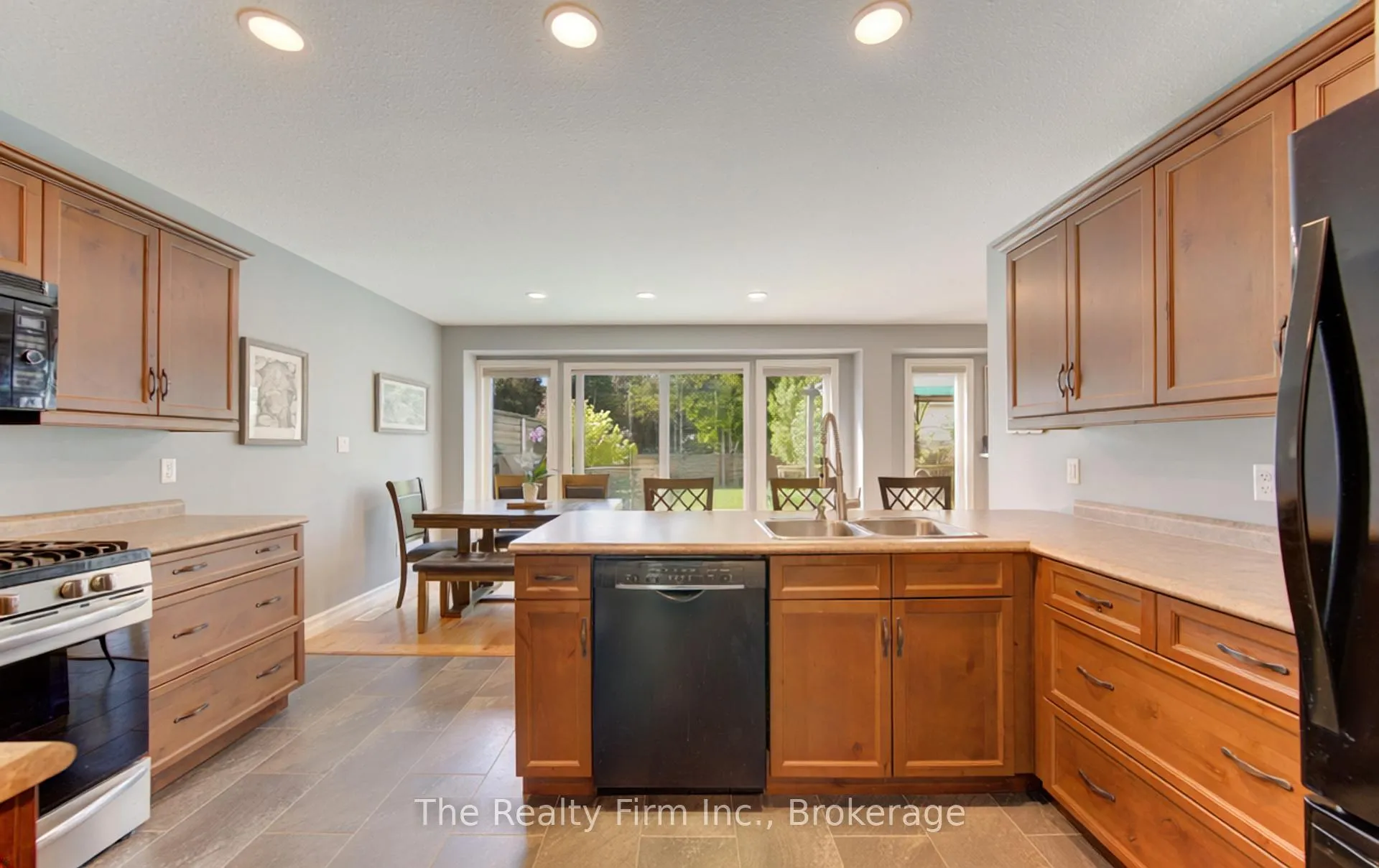 Photo 11 of 475 Albert Avenue N, North Perth, Listowel — HOMEH