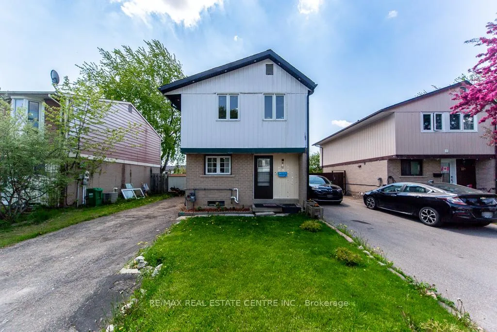 Photo 3 of 12 Greenhills Square, Brampton, Northgate — HOMEH