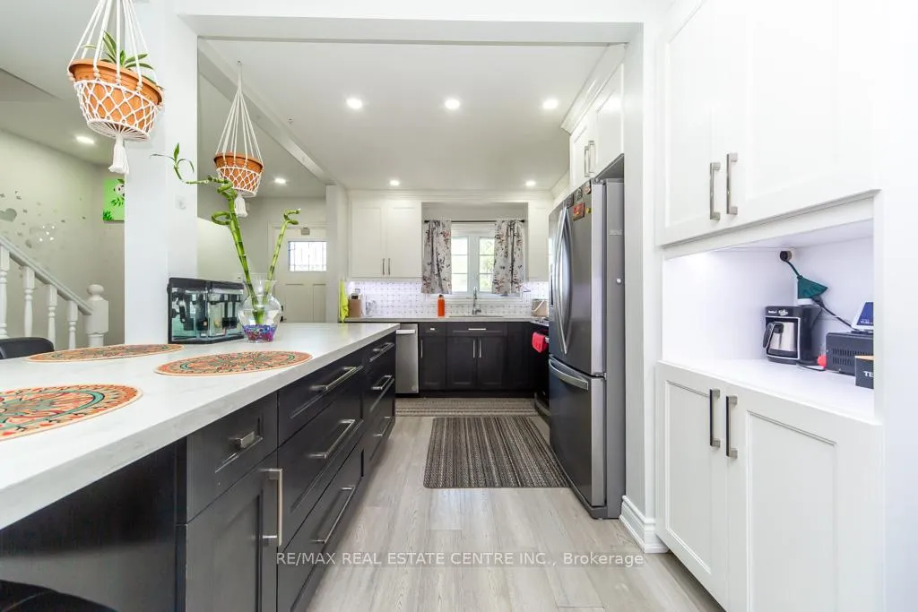 Photo 16 of 12 Greenhills Square, Brampton, Northgate — HOMEH