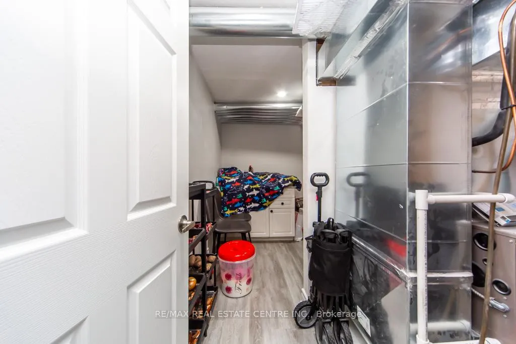 Photo 34 of 12 Greenhills Square, Brampton, Northgate — HOMEH