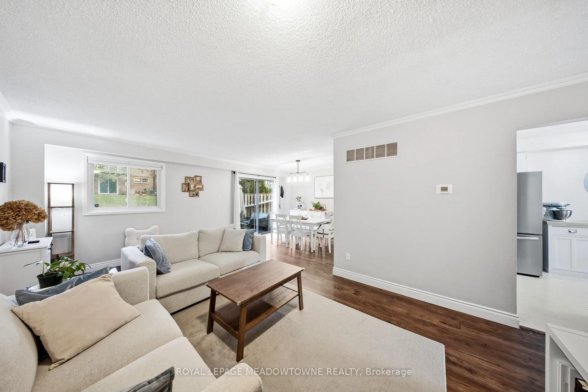 Photo 15 of 8 Lynden Circle, Halton Hills, Georgetown — HOMEH