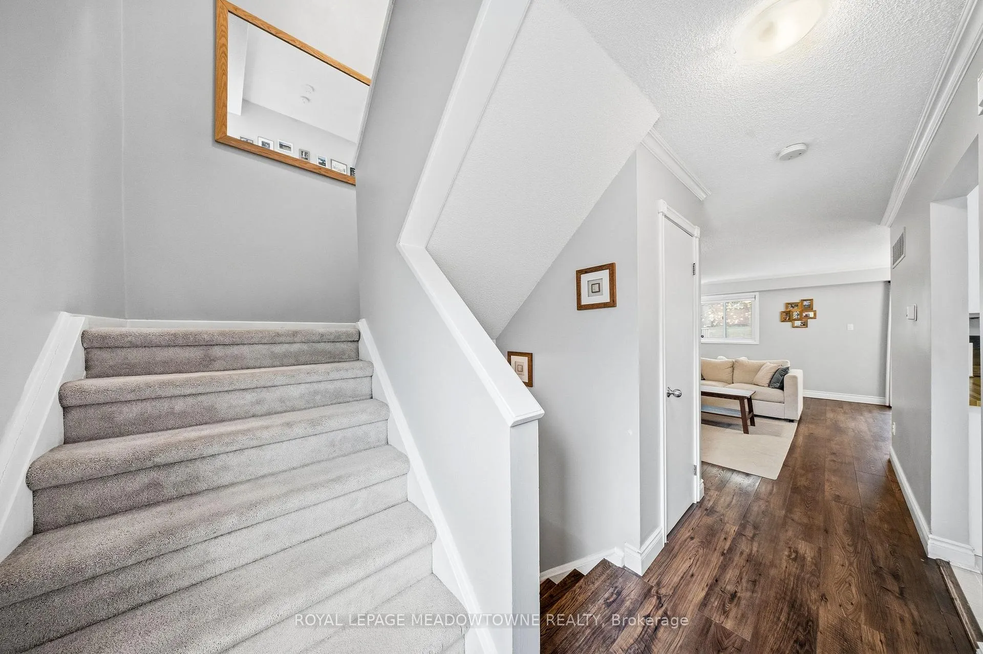 Photo 20 of 8 Lynden Circle, Halton Hills, Georgetown — HOMEH