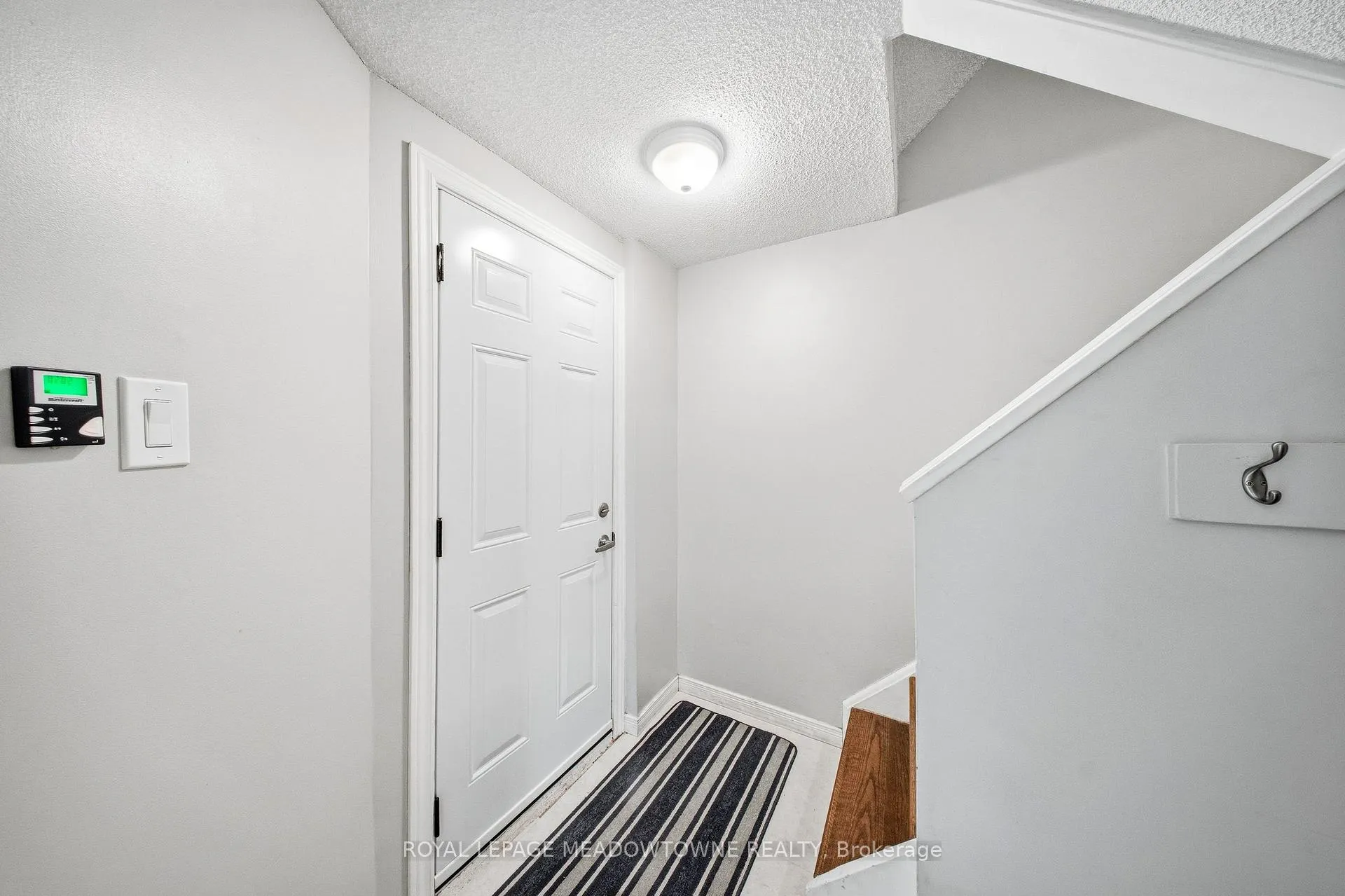 Photo 30 of 8 Lynden Circle, Halton Hills, Georgetown — HOMEH