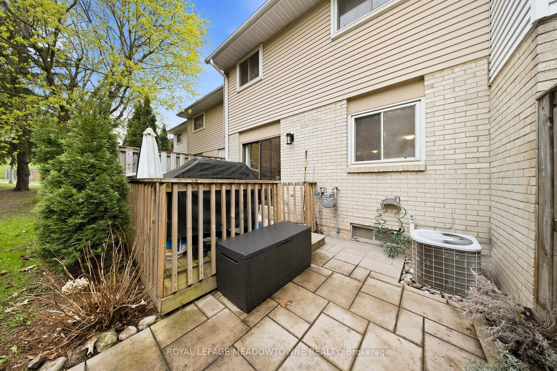 Photo 37 of 8 Lynden Circle, Halton Hills, Georgetown — HOMEH