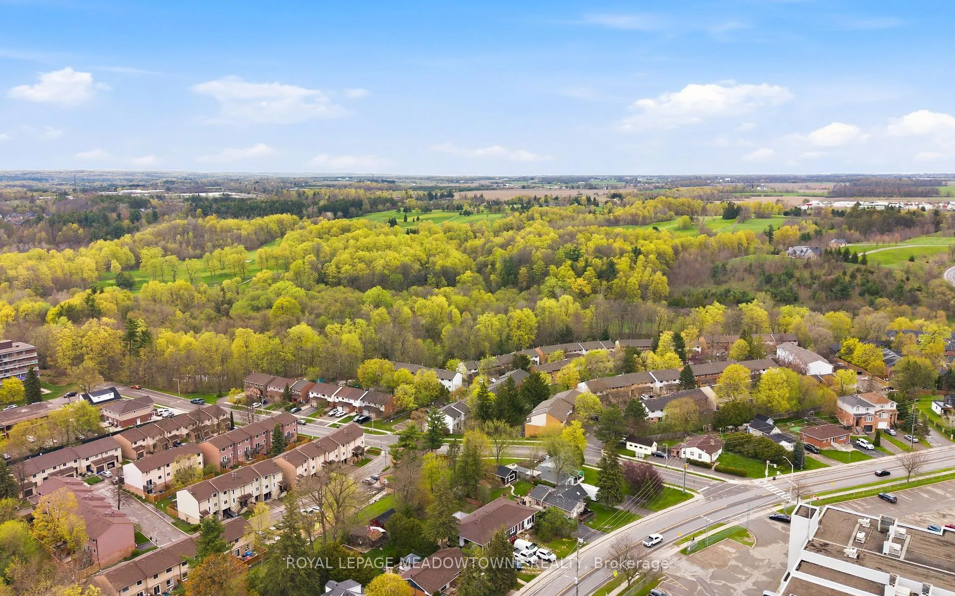 Photo 46 of 8 Lynden Circle, Halton Hills, Georgetown — HOMEH