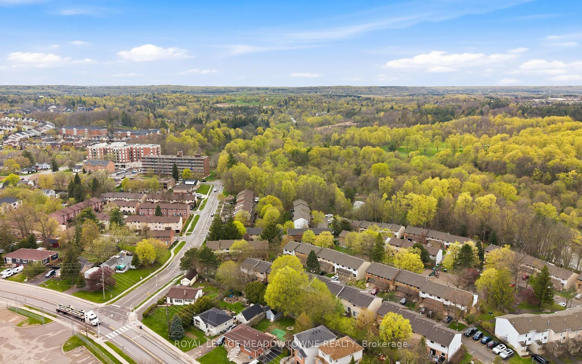 Photo 47 of 8 Lynden Circle, Halton Hills, Georgetown — HOMEH