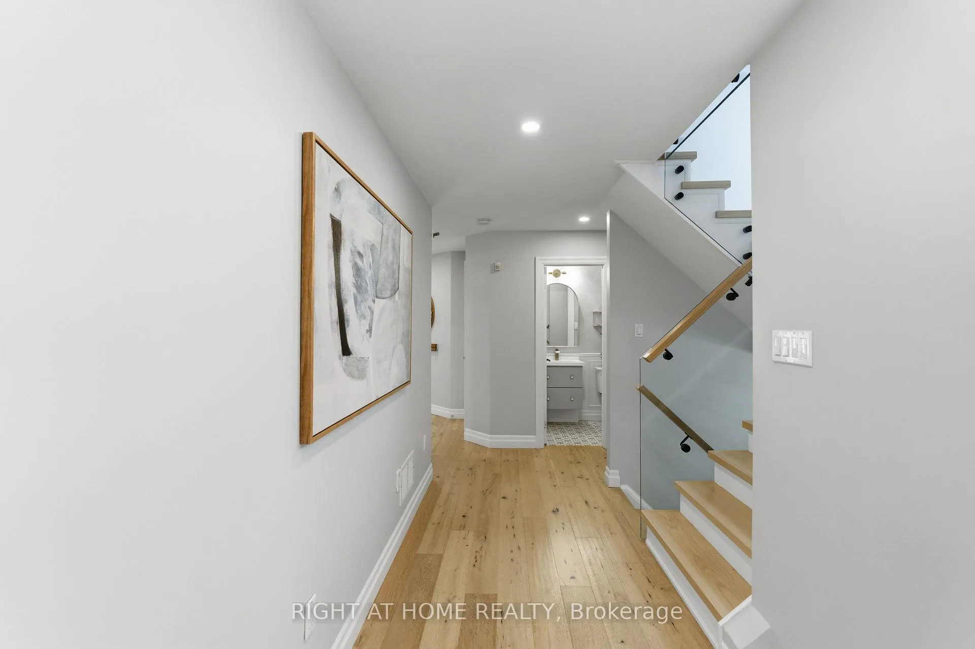 Photo 5 of 182 Mowat Crescent, Halton Hills, Georgetown — HOMEH