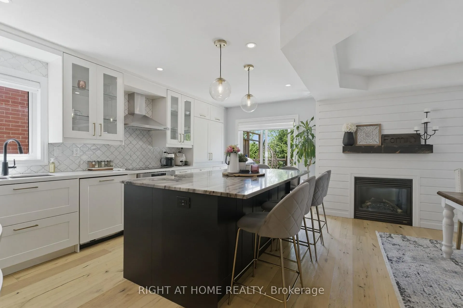 Photo 9 of 182 Mowat Crescent, Halton Hills, Georgetown — HOMEH