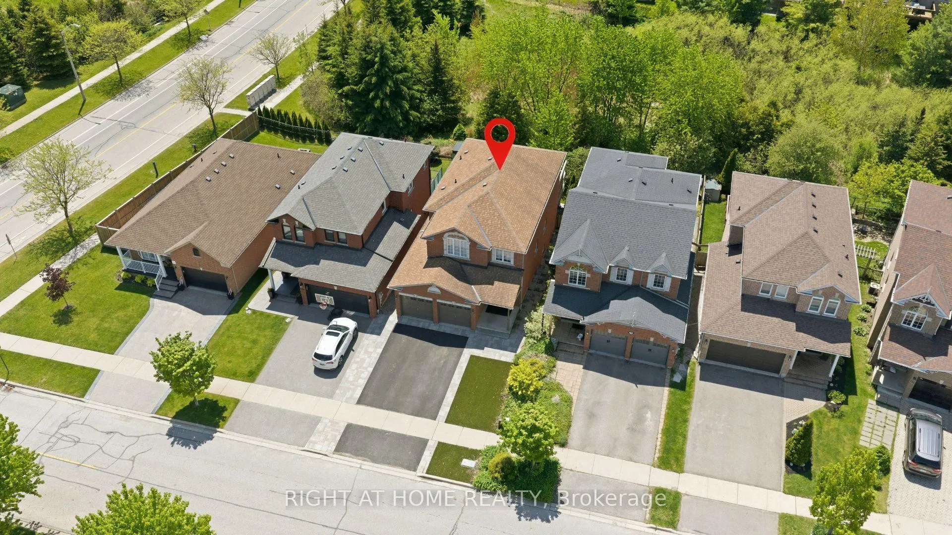 Photo 1 of 182 Mowat Crescent, Halton Hills, Georgetown — HOMEH