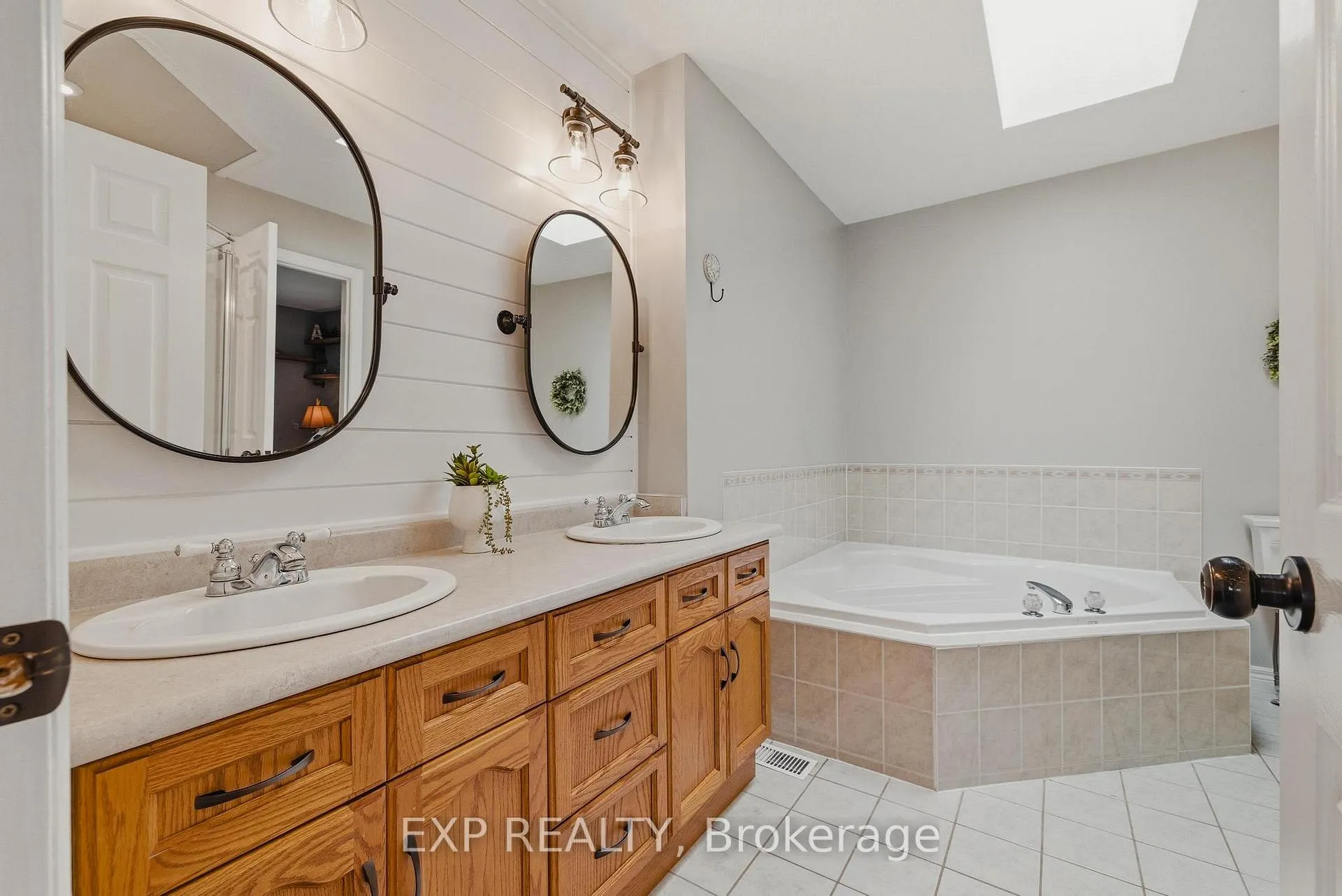 Photo 17 of 6 Berdux Place, Wellesley — HOMEH