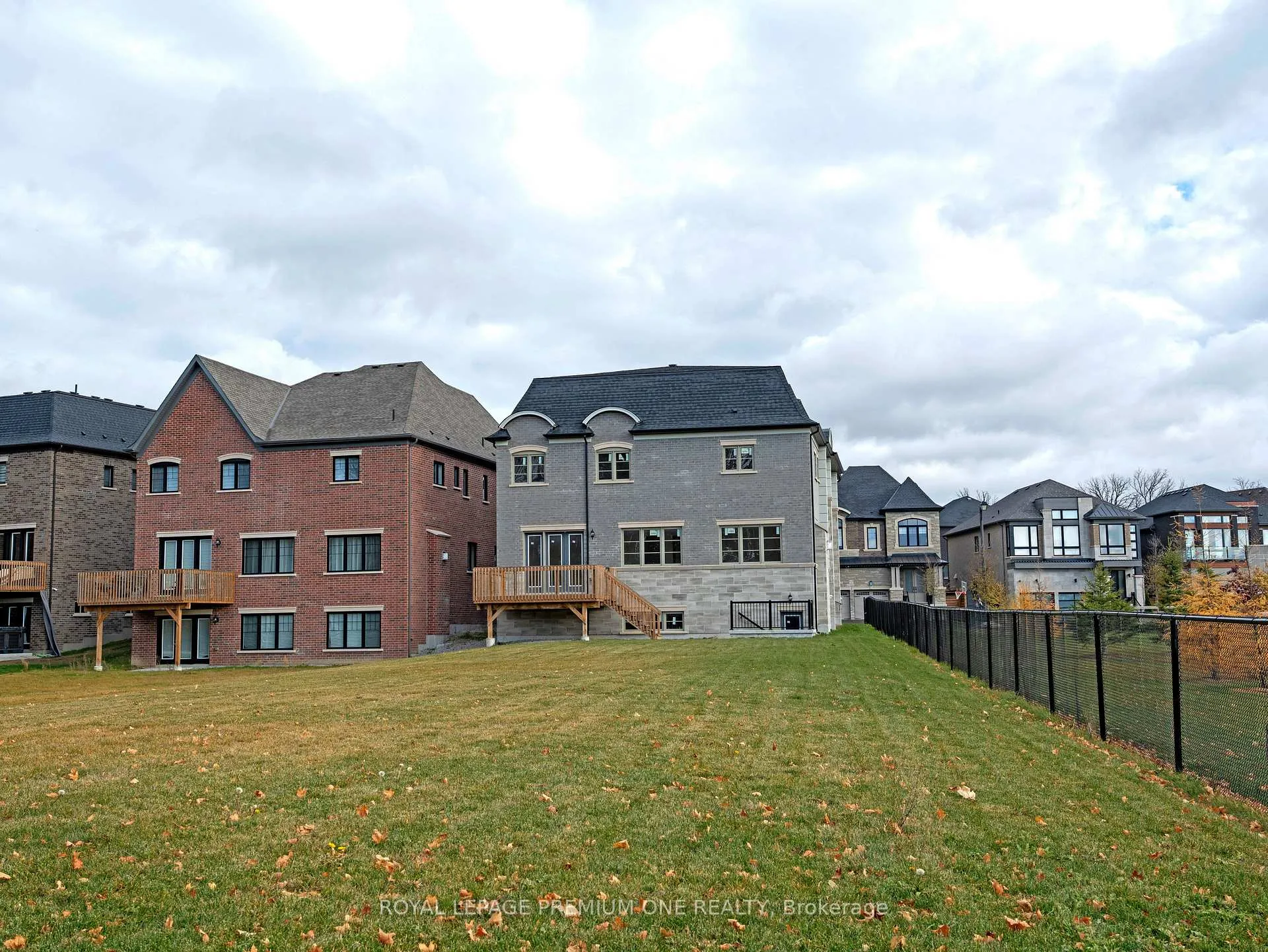 Photo 8 of 130 Cannes Avenue, Vaughan, Vellore Village — HOMEH