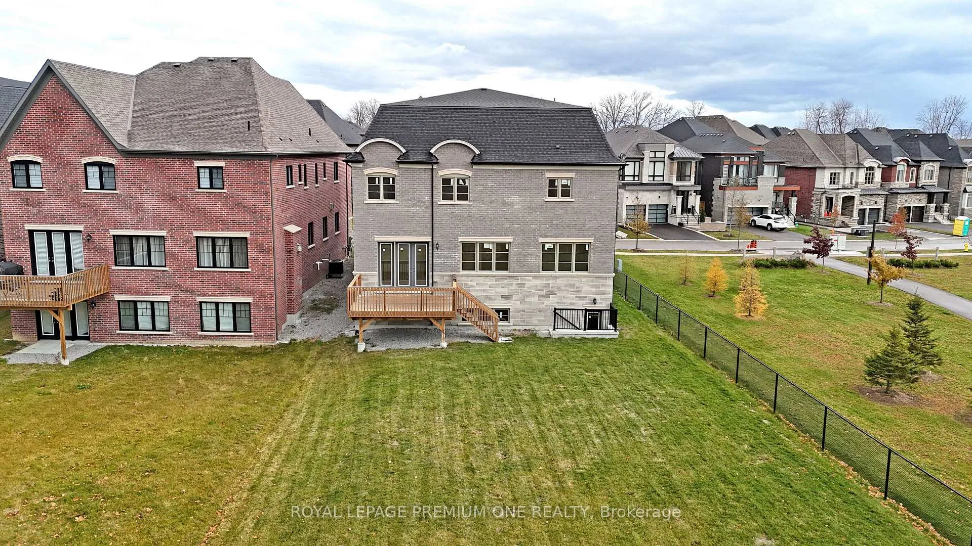 Photo 11 of 130 Cannes Avenue, Vaughan, Vellore Village — HOMEH