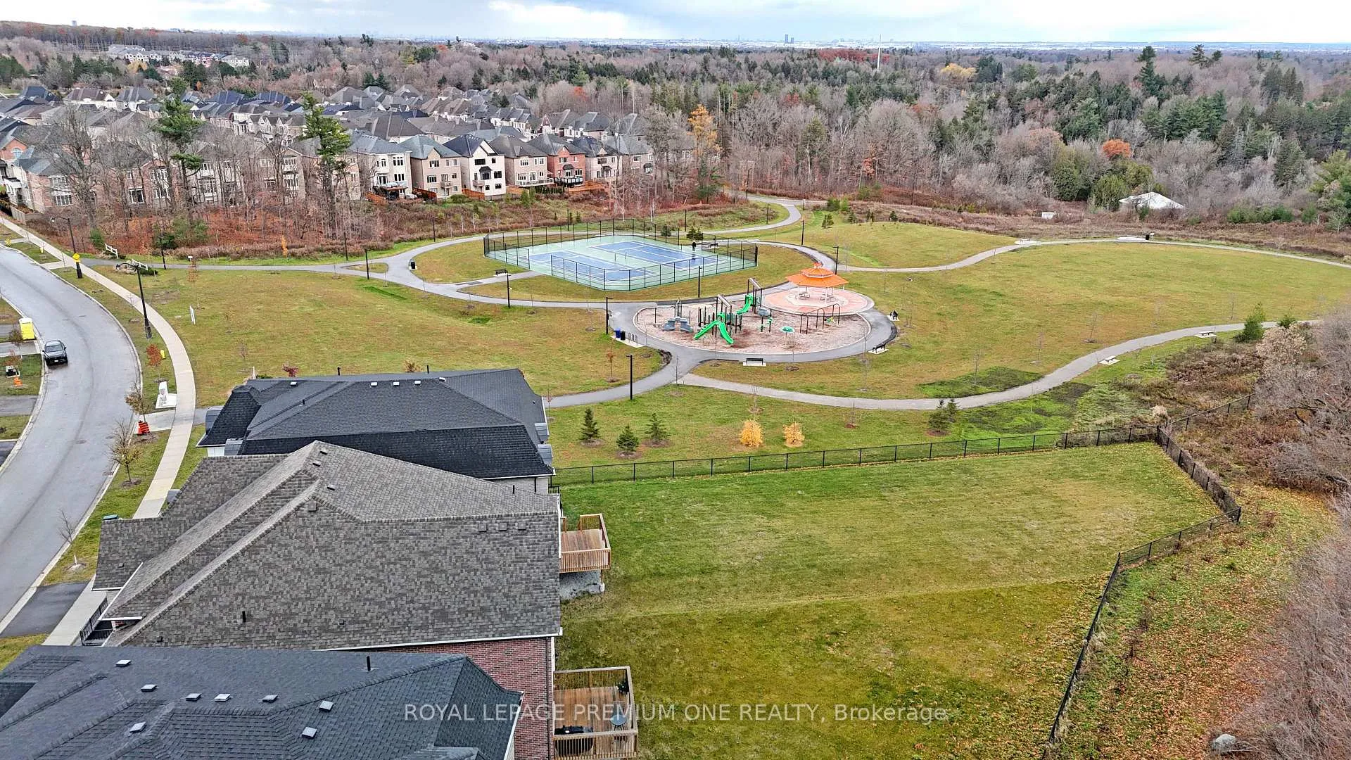 Photo 33 of 130 Cannes Avenue, Vaughan, Vellore Village — HOMEH