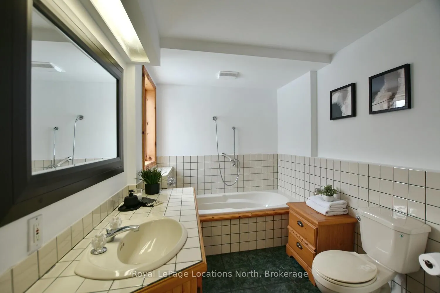 Photo 11 of 111 Martin Grove, Blue Mountains — HOMEH
