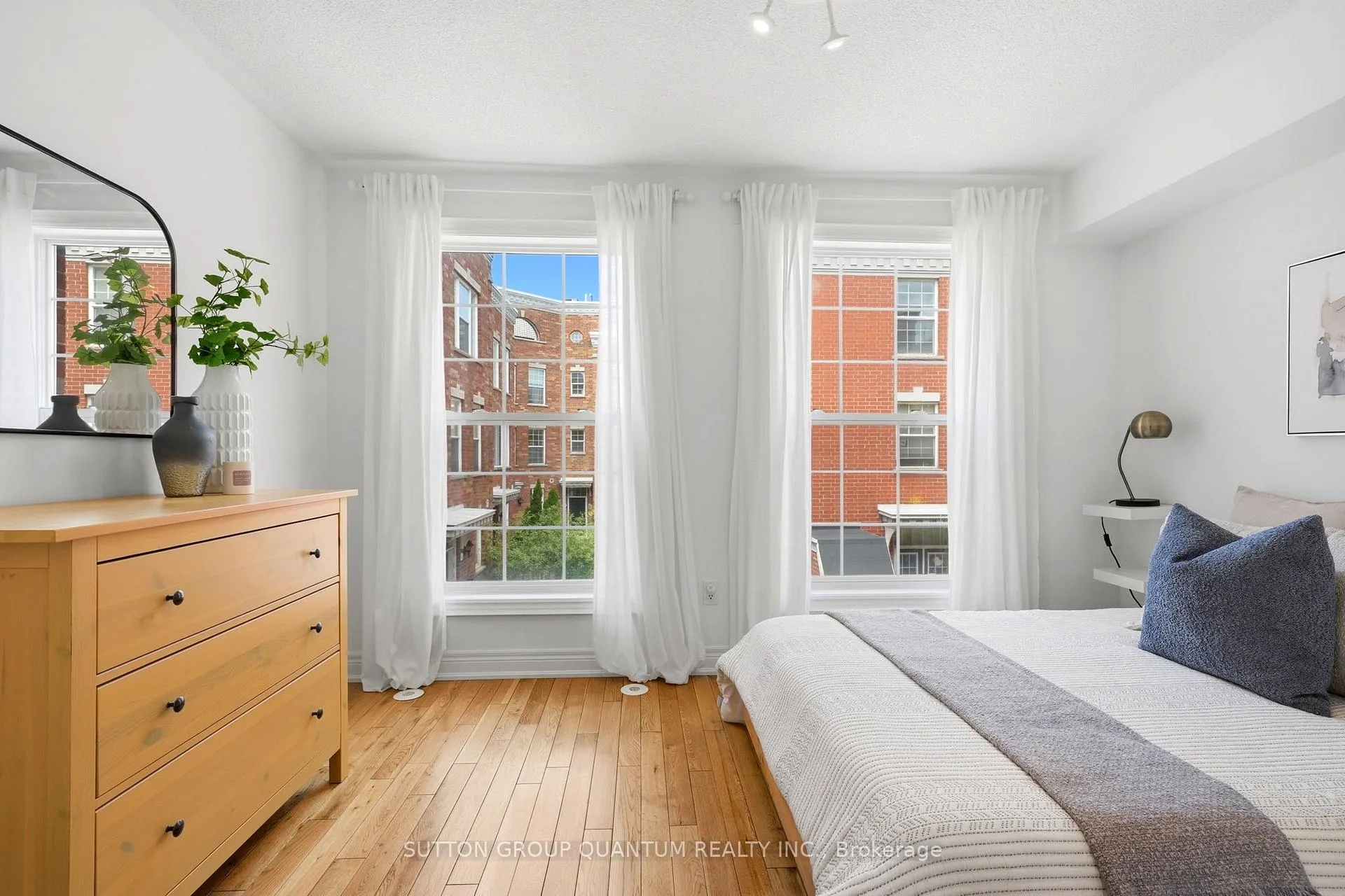 Photo 16 of 2268 Gerrard Street E, Toronto, East End-Danforth — HOMEH