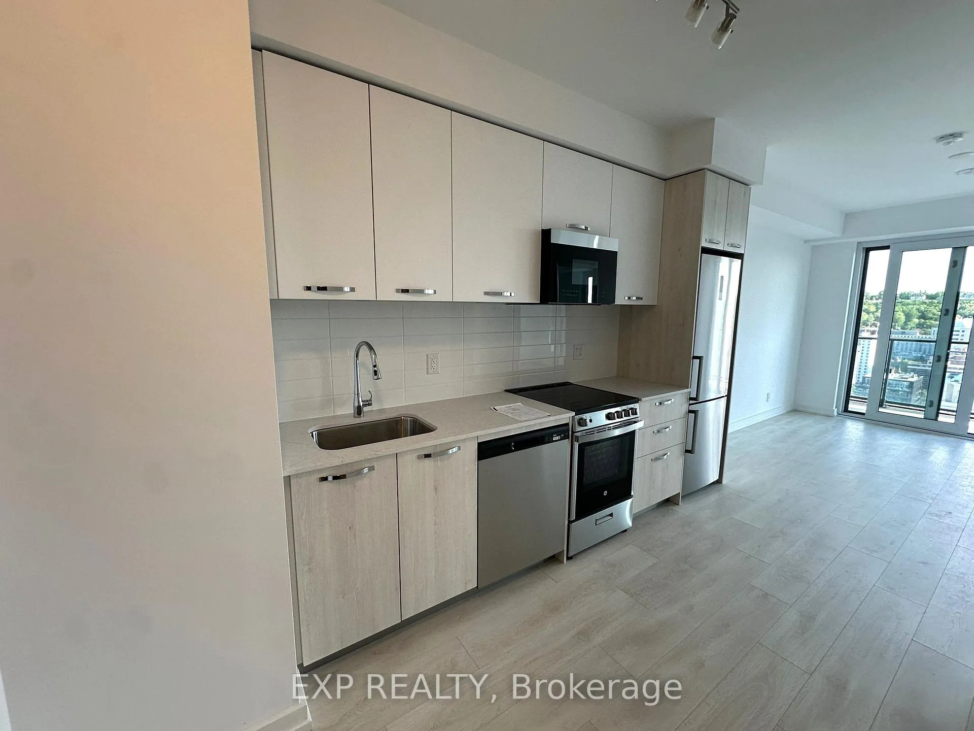 Photo 3 of Unit 2411, 75 James Street S, Hamilton, Corktown — HOMEH