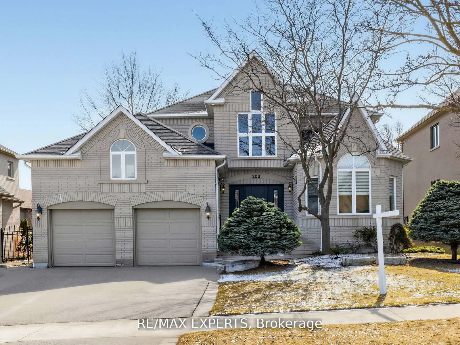 Photo 2 of 203 Thomson Creek Boulevard, Vaughan, Islington Woods — HOMEH