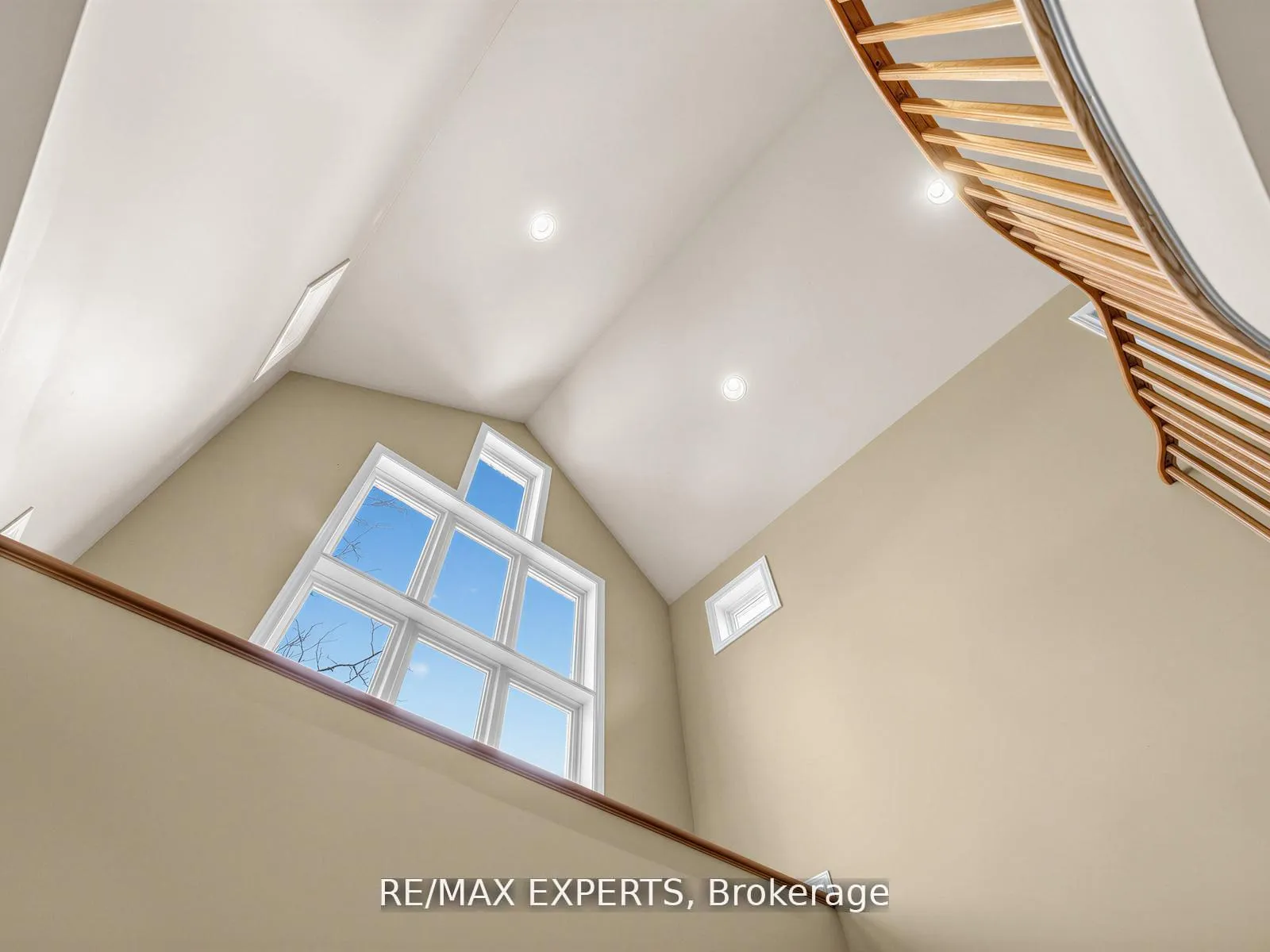 Photo 6 of 203 Thomson Creek Boulevard, Vaughan, Islington Woods — HOMEH