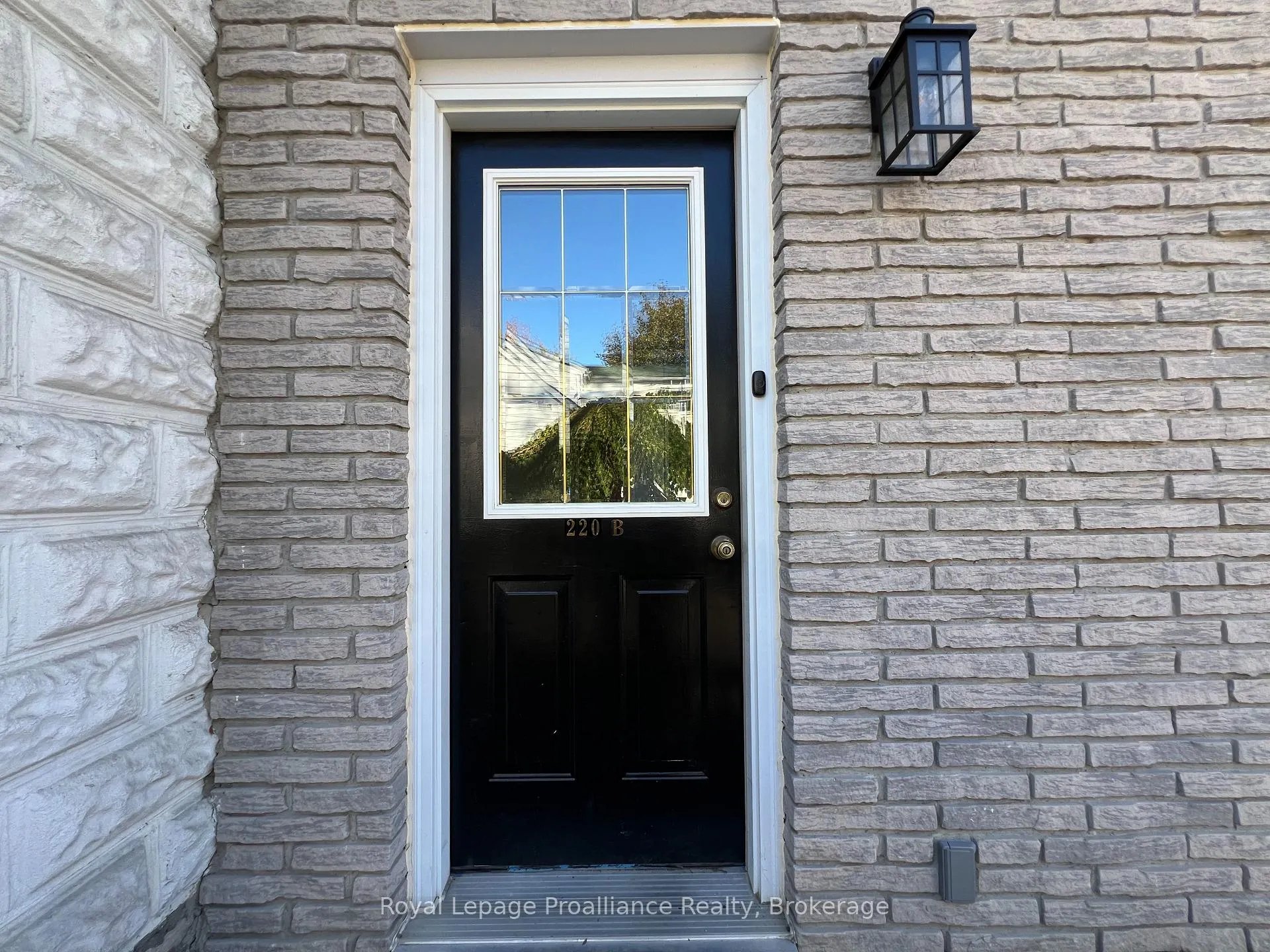 Photo 3 of Unit B, 220 Foster Avenue, Belleville, Belleville Ward — HOMEH