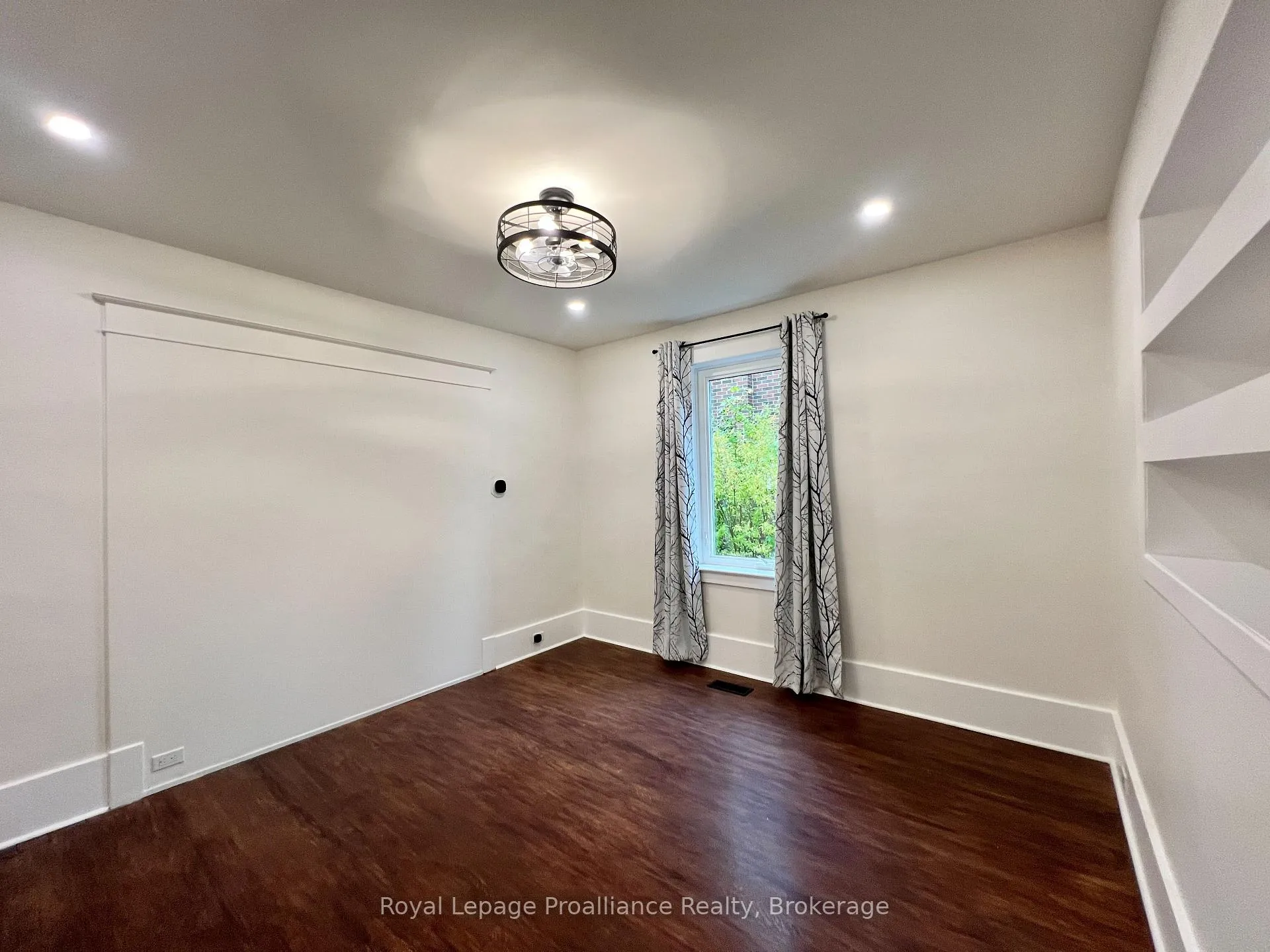 Photo 13 of Unit B, 220 Foster Avenue, Belleville, Belleville Ward — HOMEH