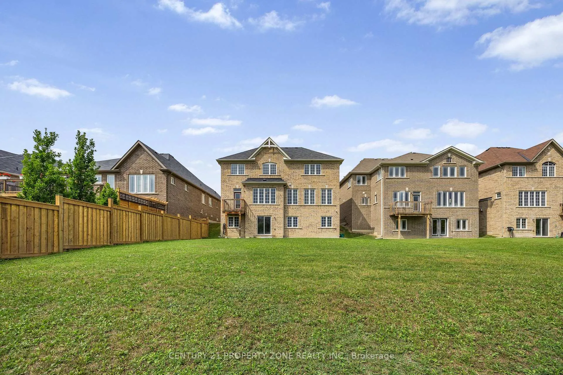 Photo 5 of 919 Green Street, Innisfil, Lefroy — HOMEH