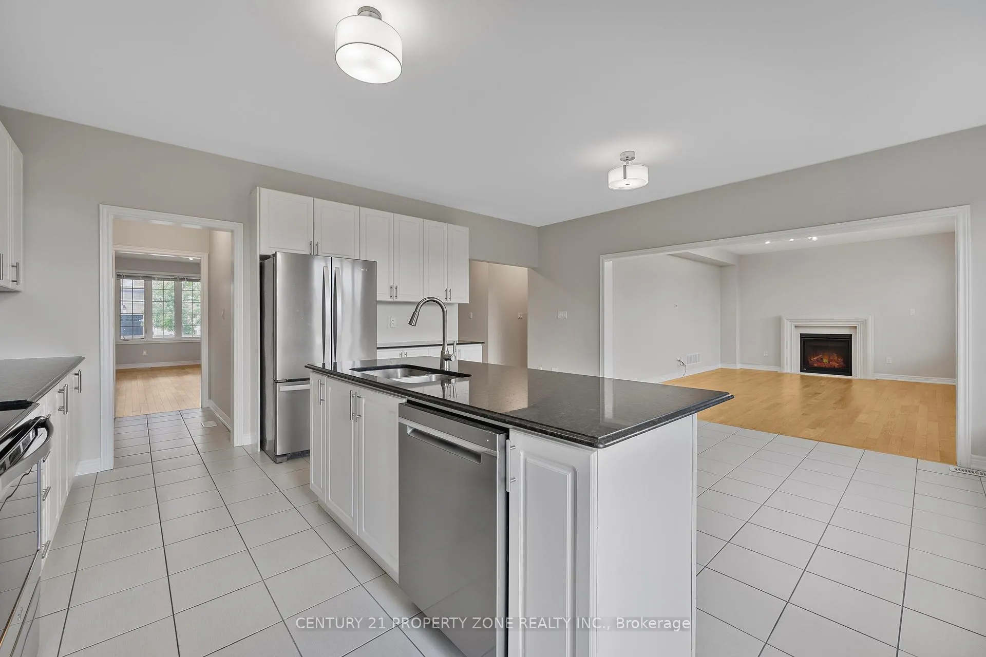 Photo 12 of 919 Green Street, Innisfil, Lefroy — HOMEH