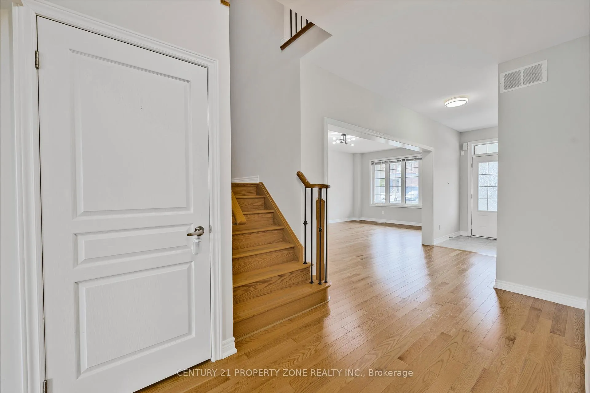 Photo 20 of 919 Green Street, Innisfil, Lefroy — HOMEH