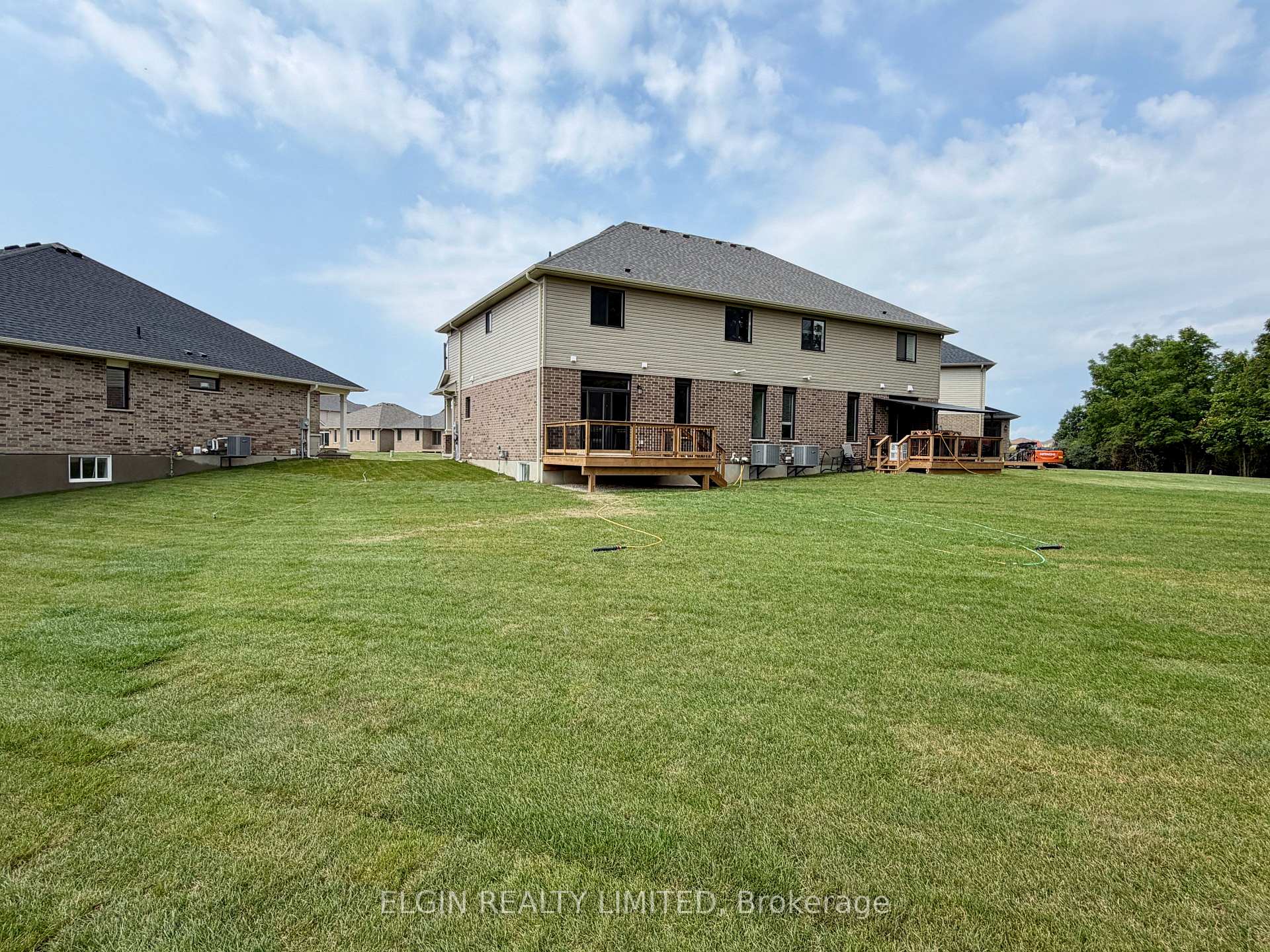 Photo 9 of 8 Columbus Court, Central Elgin, Rural Central Elgin — HOMEH