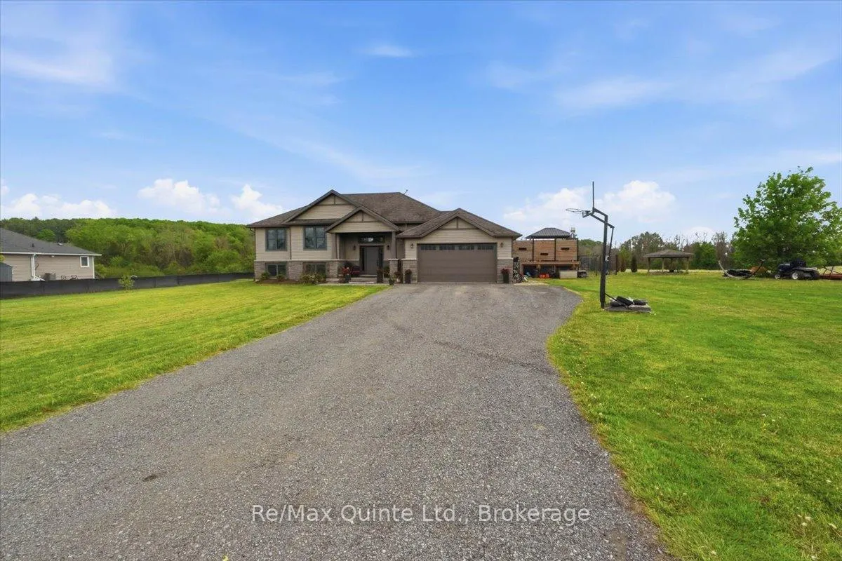 Photo 2 of 528 Willet Road, Belleville, Thurlow Ward — HOMEH