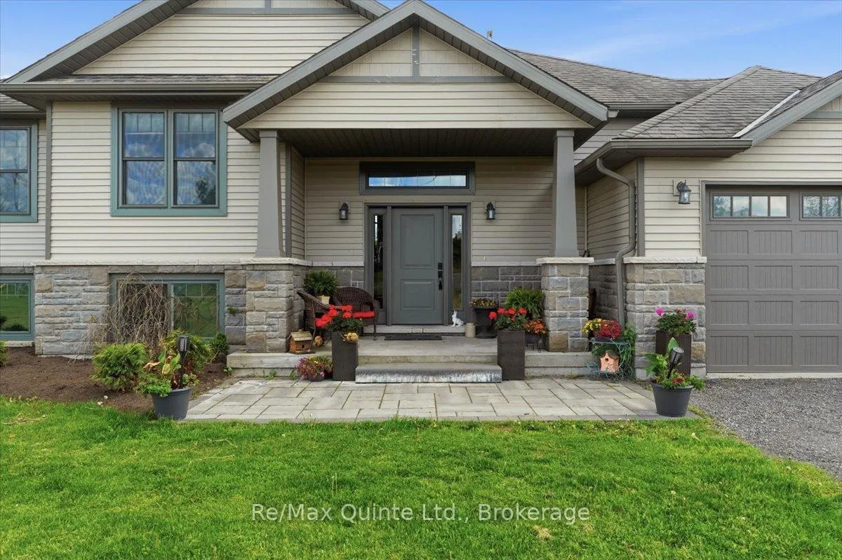 Photo 4 of 528 Willet Road, Belleville, Thurlow Ward — HOMEH