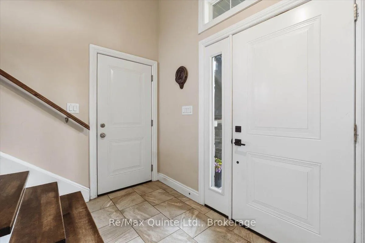 Photo 5 of 528 Willet Road, Belleville, Thurlow Ward — HOMEH