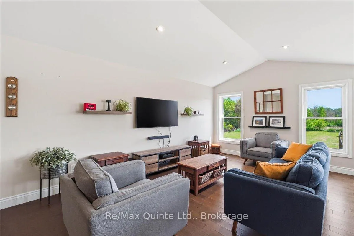Photo 7 of 528 Willet Road, Belleville, Thurlow Ward — HOMEH